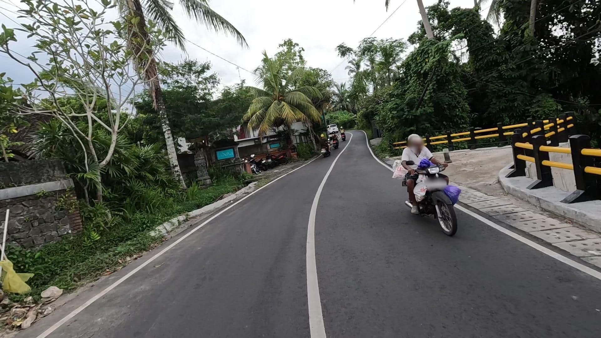 Street view near Guest House Kudos, Ubud — © lucomsky (CC BY-SA · Mapillary)