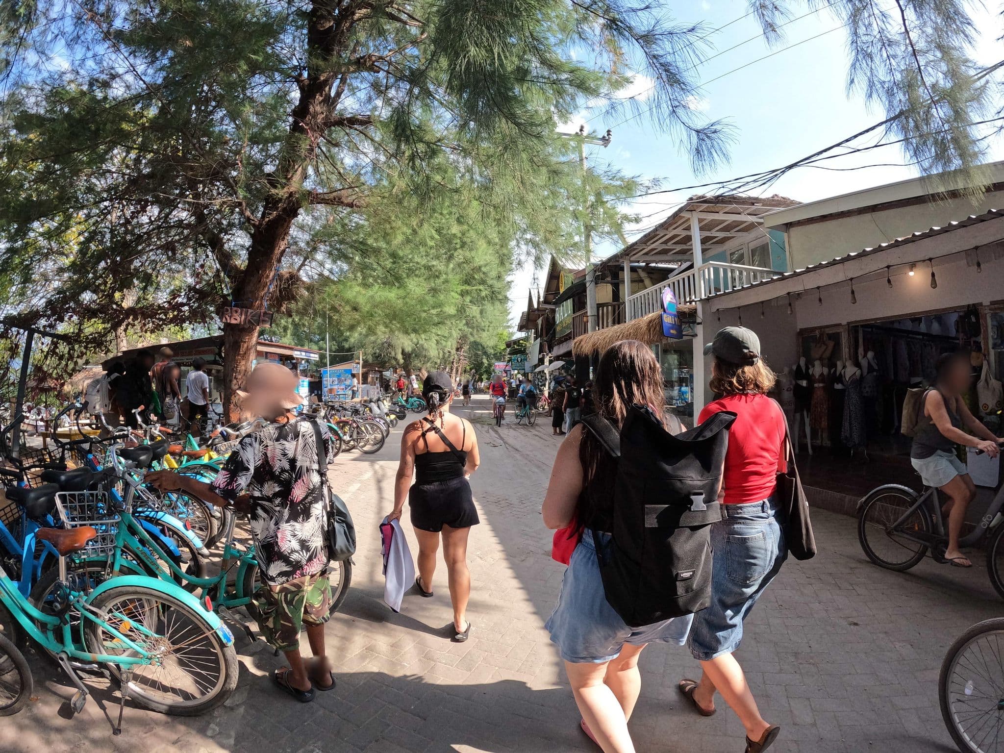 Street view near Aquaddiction Dive & Bungalows, Gili Trawangan — © lucomsky (CC BY-SA · Mapillary)
