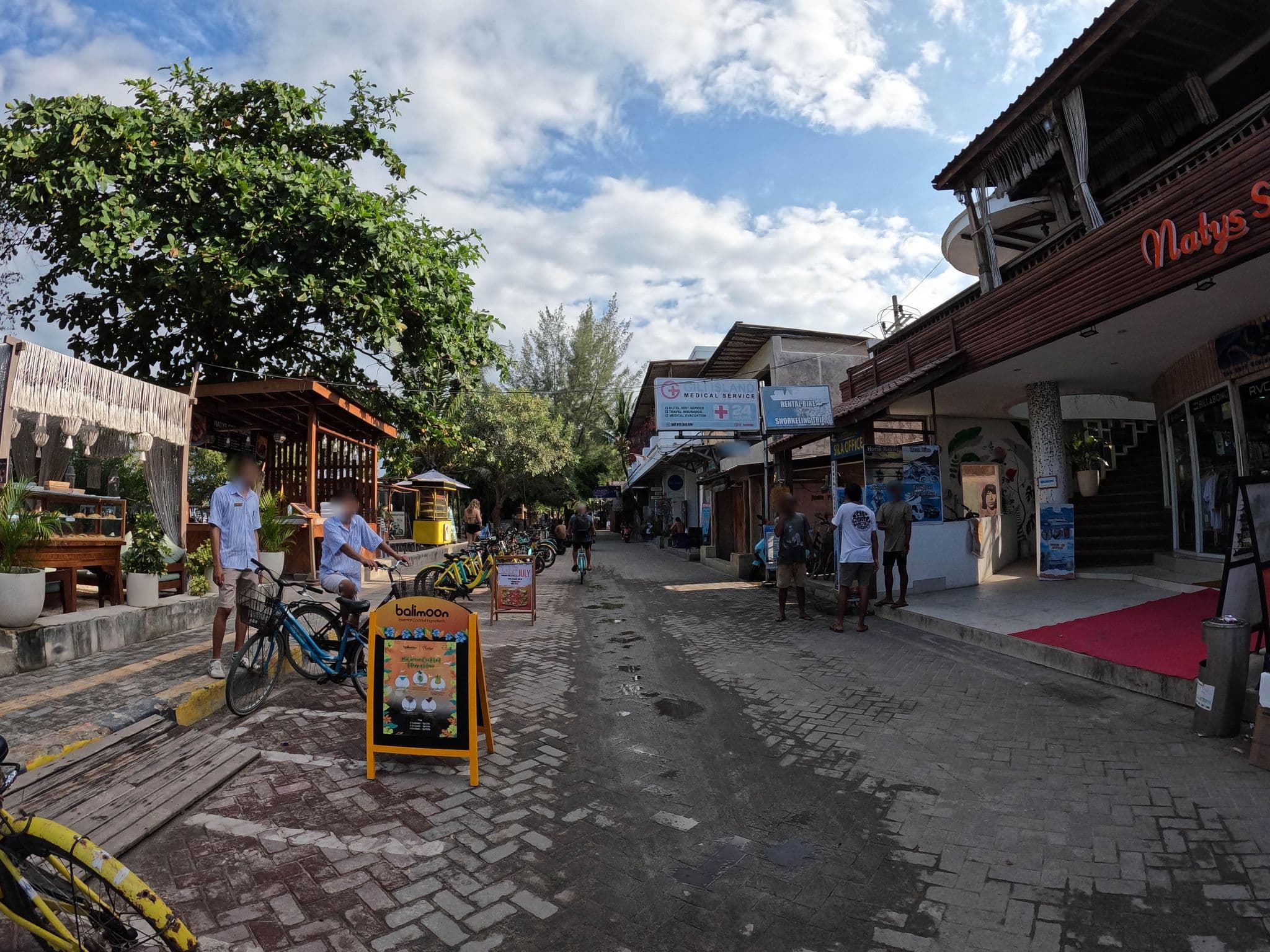 Street view near Beautiful Life, Gili Trawangan