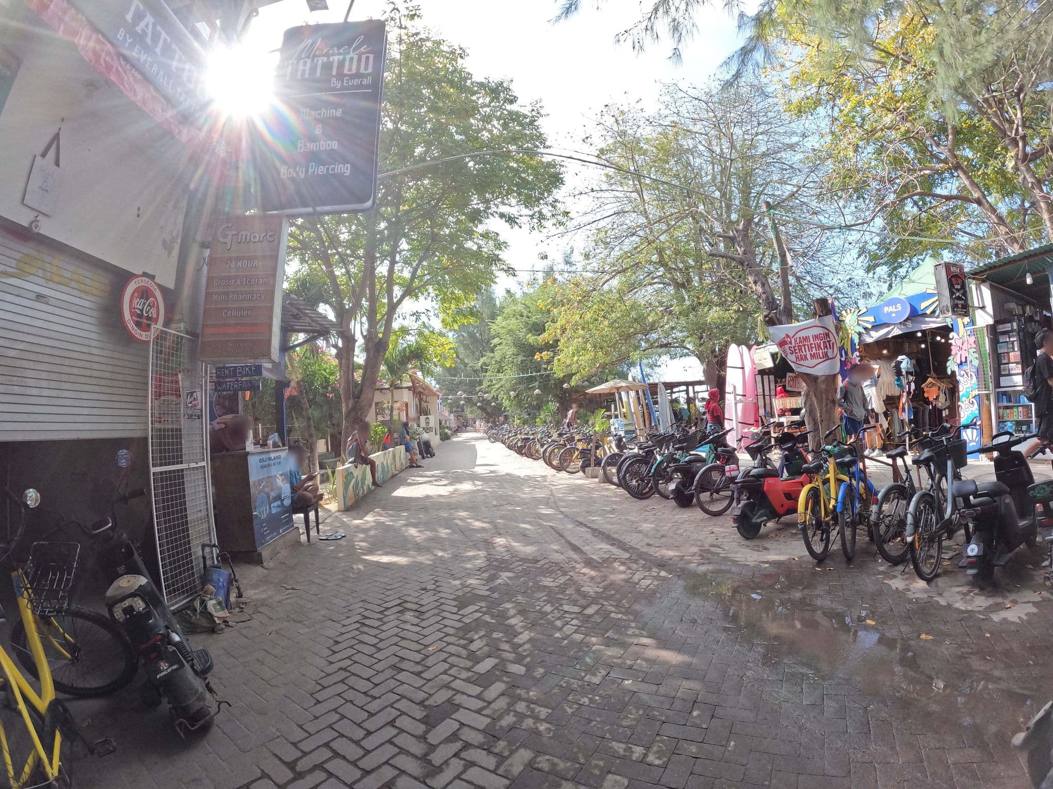 Street view near Flush bungalows, Gili Trawangan — © lucomsky (CC BY-SA · Mapillary)