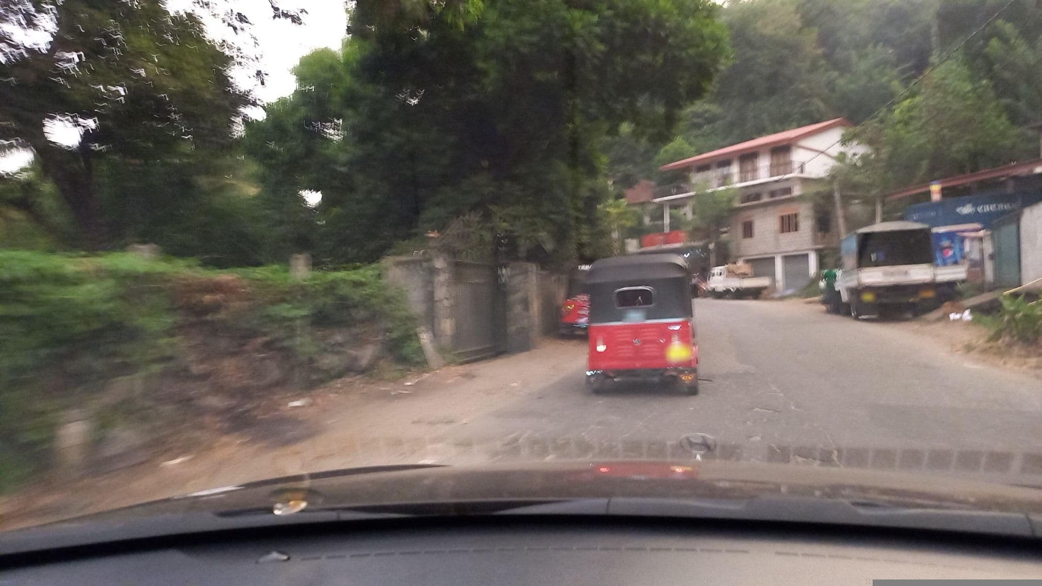 Street view near Srilak's view Inn, Kandy — © anuradhabr (CC BY-SA · Mapillary)