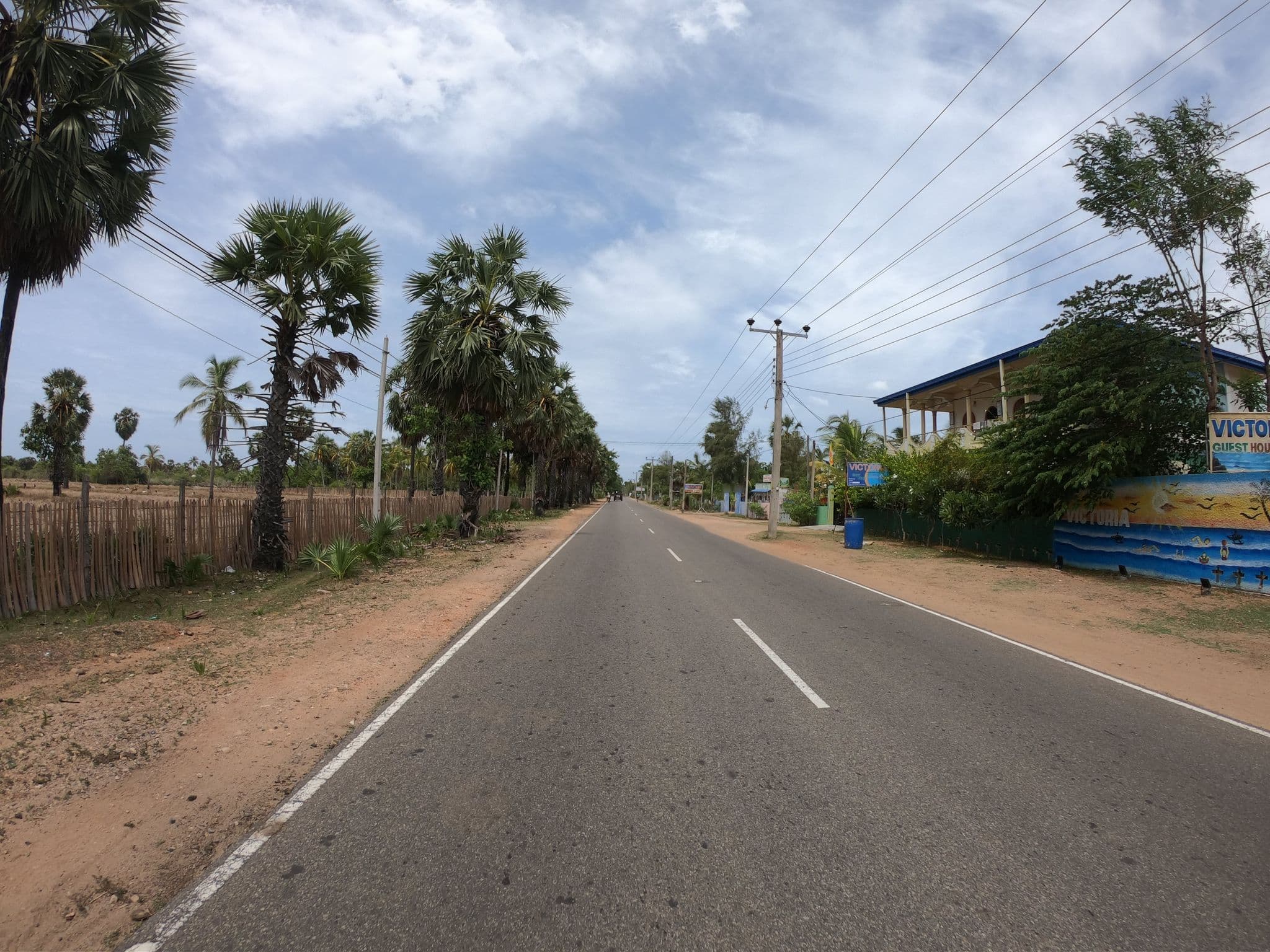 Street view near Victoria Guesthouse, Eravur Town — © paulinus (CC BY-SA · Mapillary)