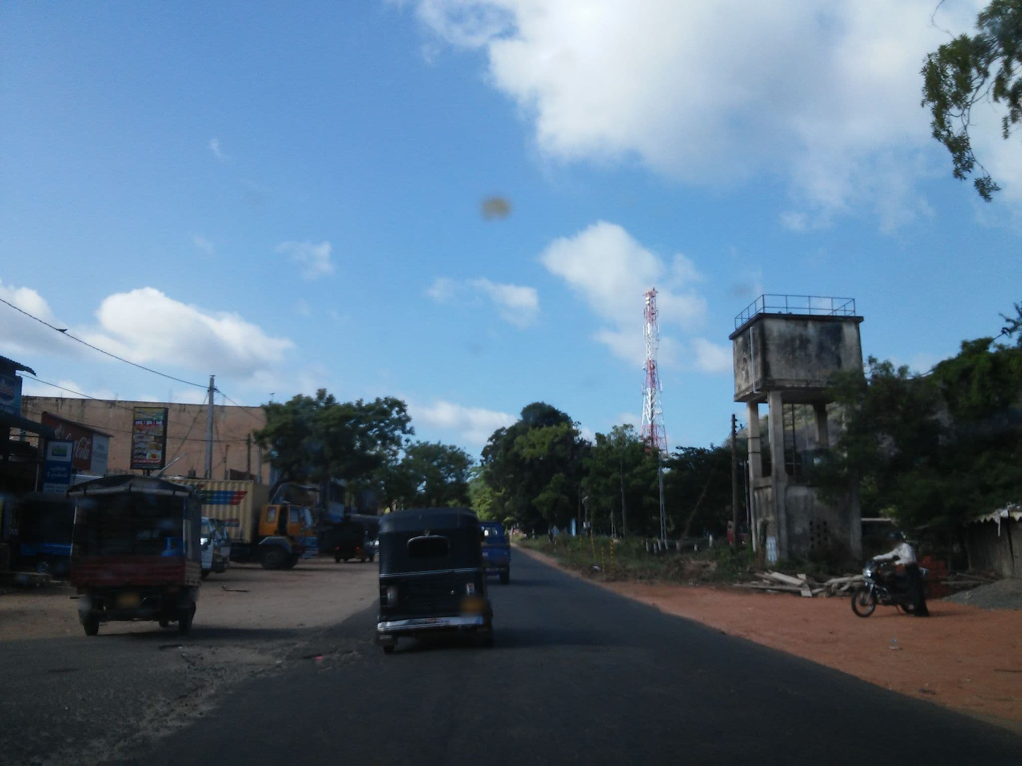 Street view near Diyabubula, the Barberyn Art & Jungle Hideaway, Dambulla — © shravan91 (CC BY-SA · Mapillary)