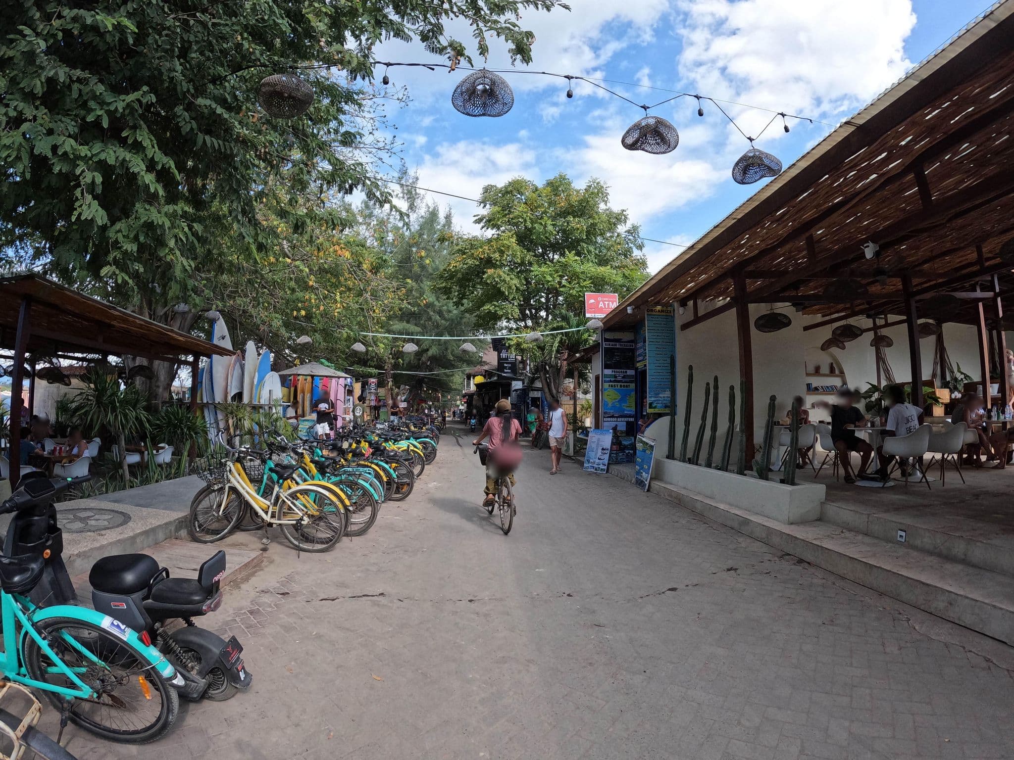 Street view near Kelapa Kecil Villas, Gili Trawangan