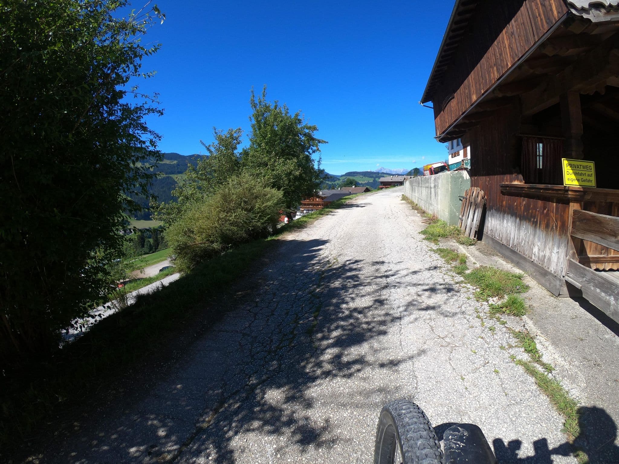 Street view near Appartement Rossalm, Alpbach — © vinisa (CC BY-SA · Mapillary)