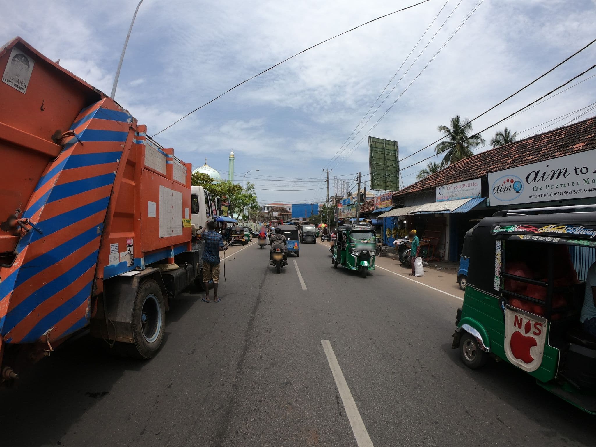 Street view near Rizwan Hotel, Kalmunai — © paulinus (CC BY-SA · Mapillary)