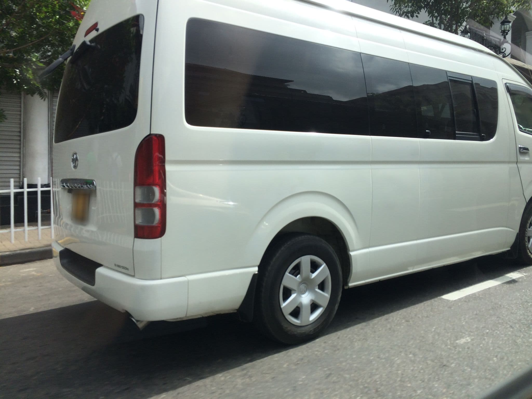 Street view near Miltons Beach Resort, Kandy — © rustyb (CC BY-SA · Mapillary)