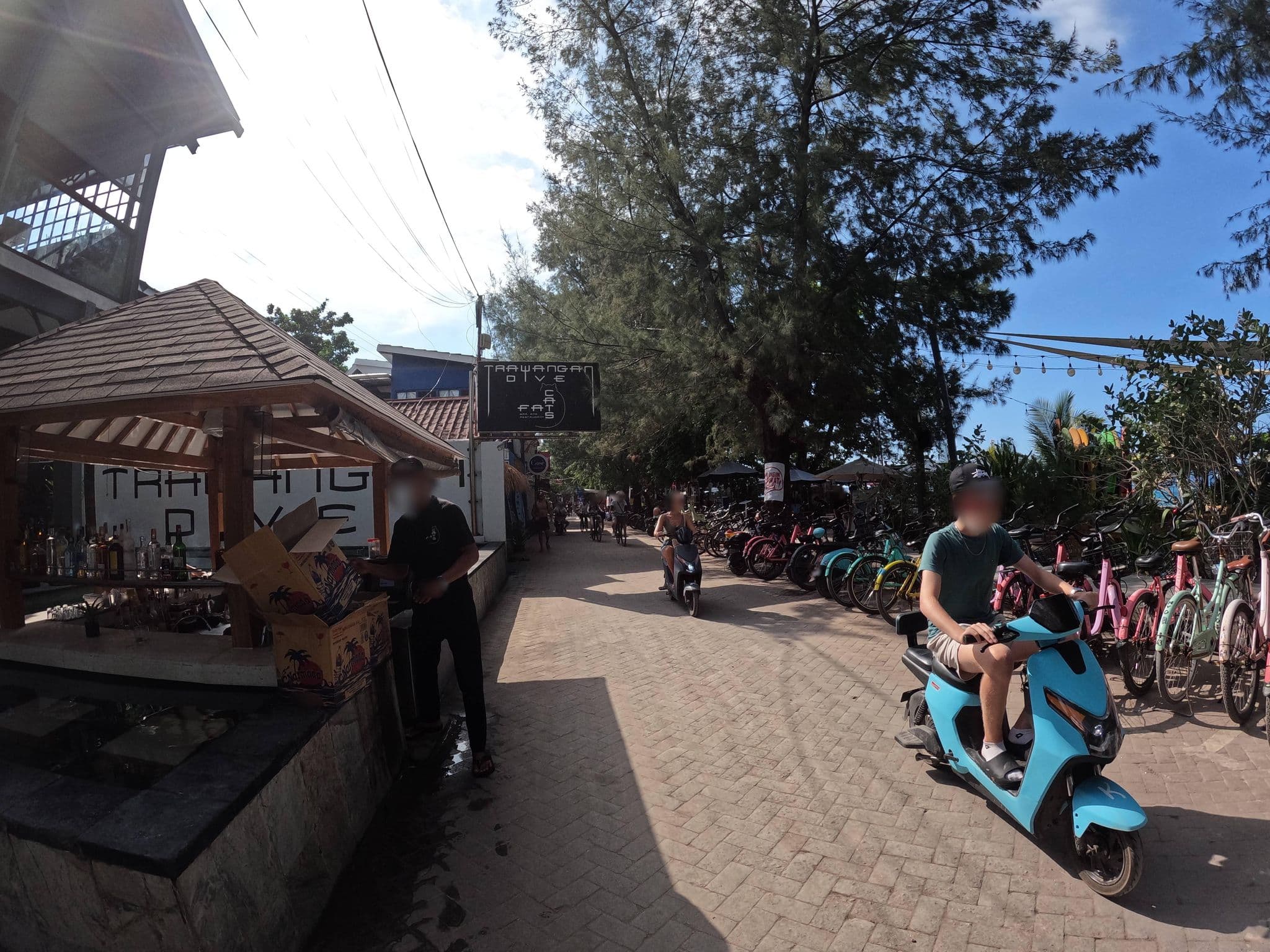 Street view near Ozzy Cottages and Bungalows, Gili Trawangan