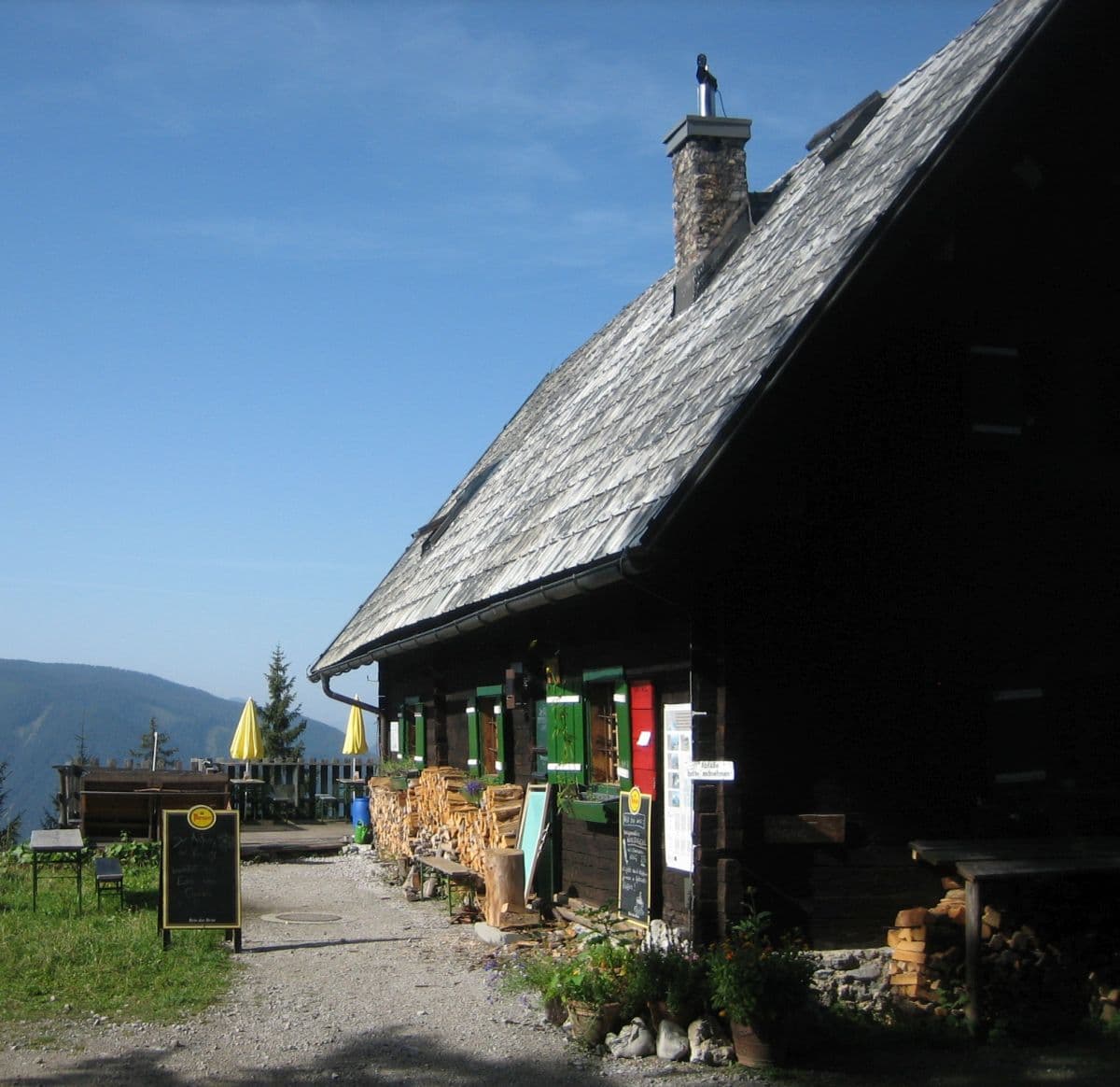 Theodor-Körner-Hütte (via Wikimedia Commons, CC BY-SA 4.0)