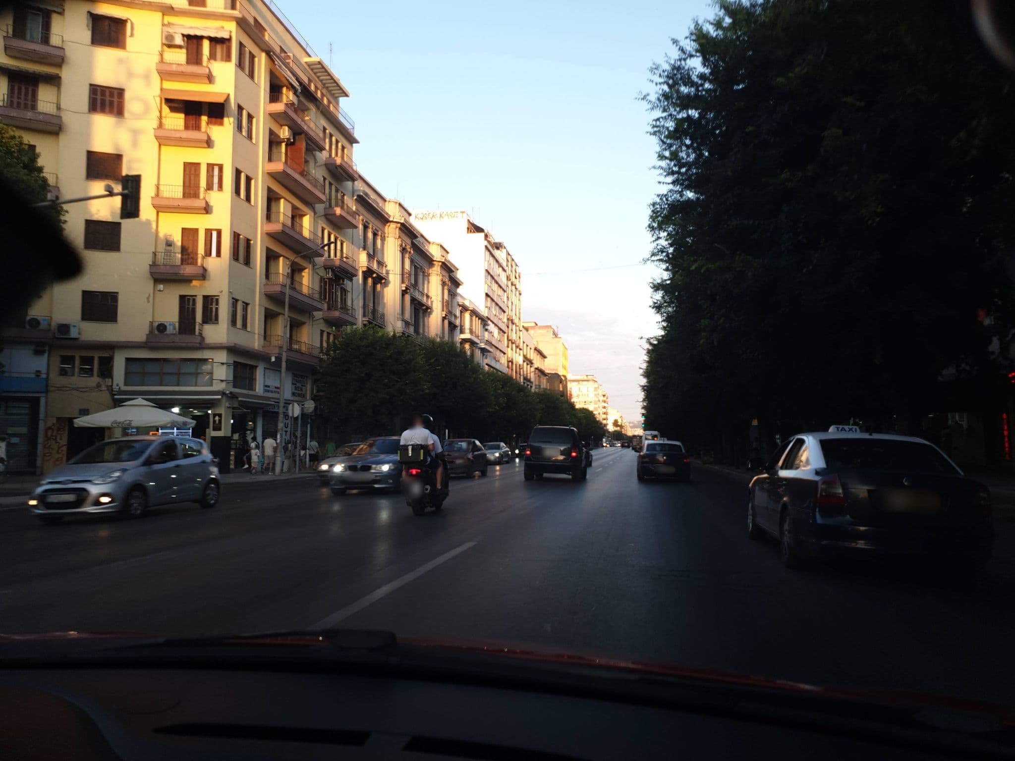 Street view near HOTEL ILISIA, Thessaloníki — © yannakis (CC BY-SA · Mapillary)