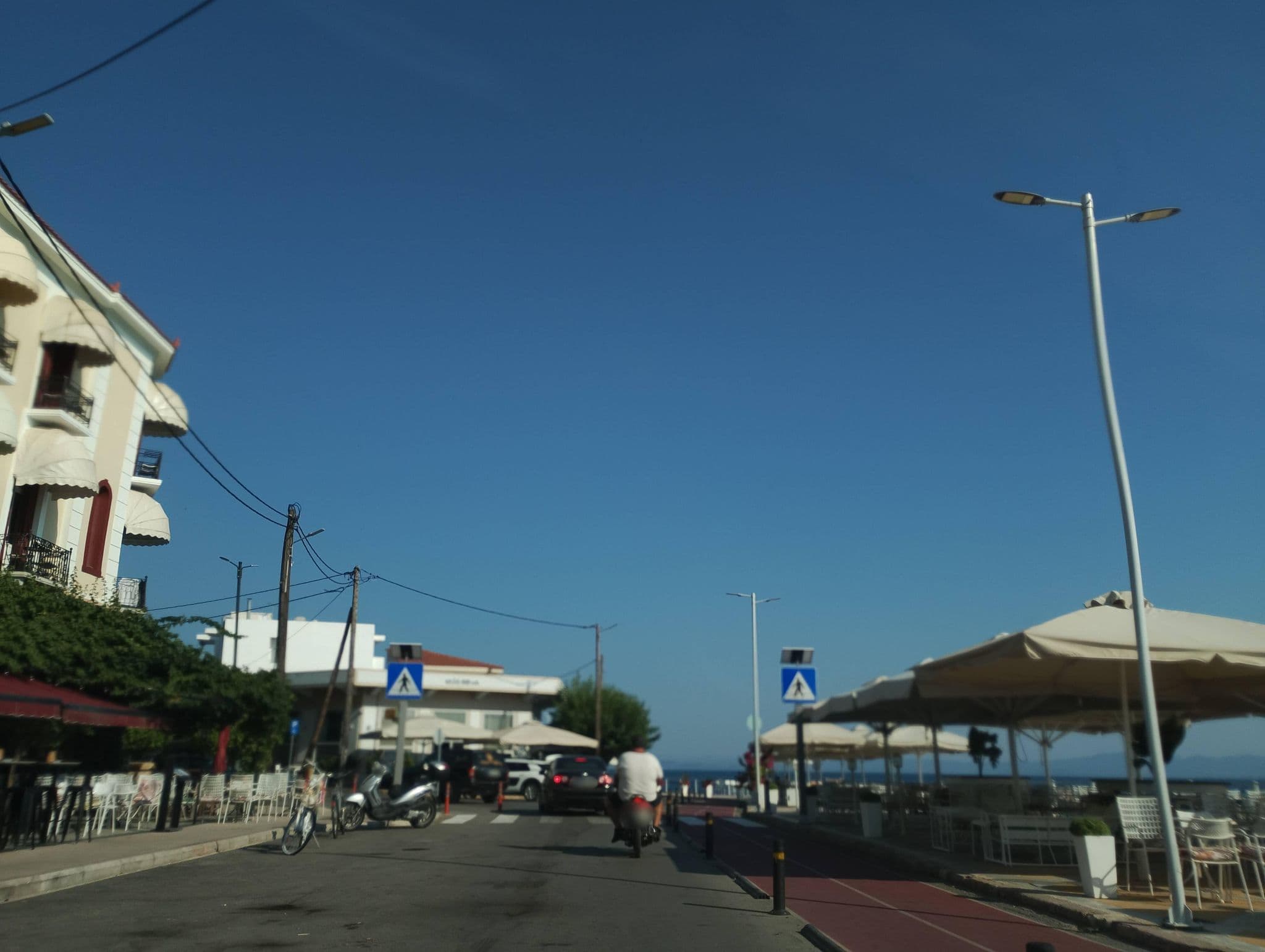 Street view near Panorama Hotel Edipsos Evia, Loutrá Aidhipsoú — © George_210 (CC BY-SA · Mapillary)
