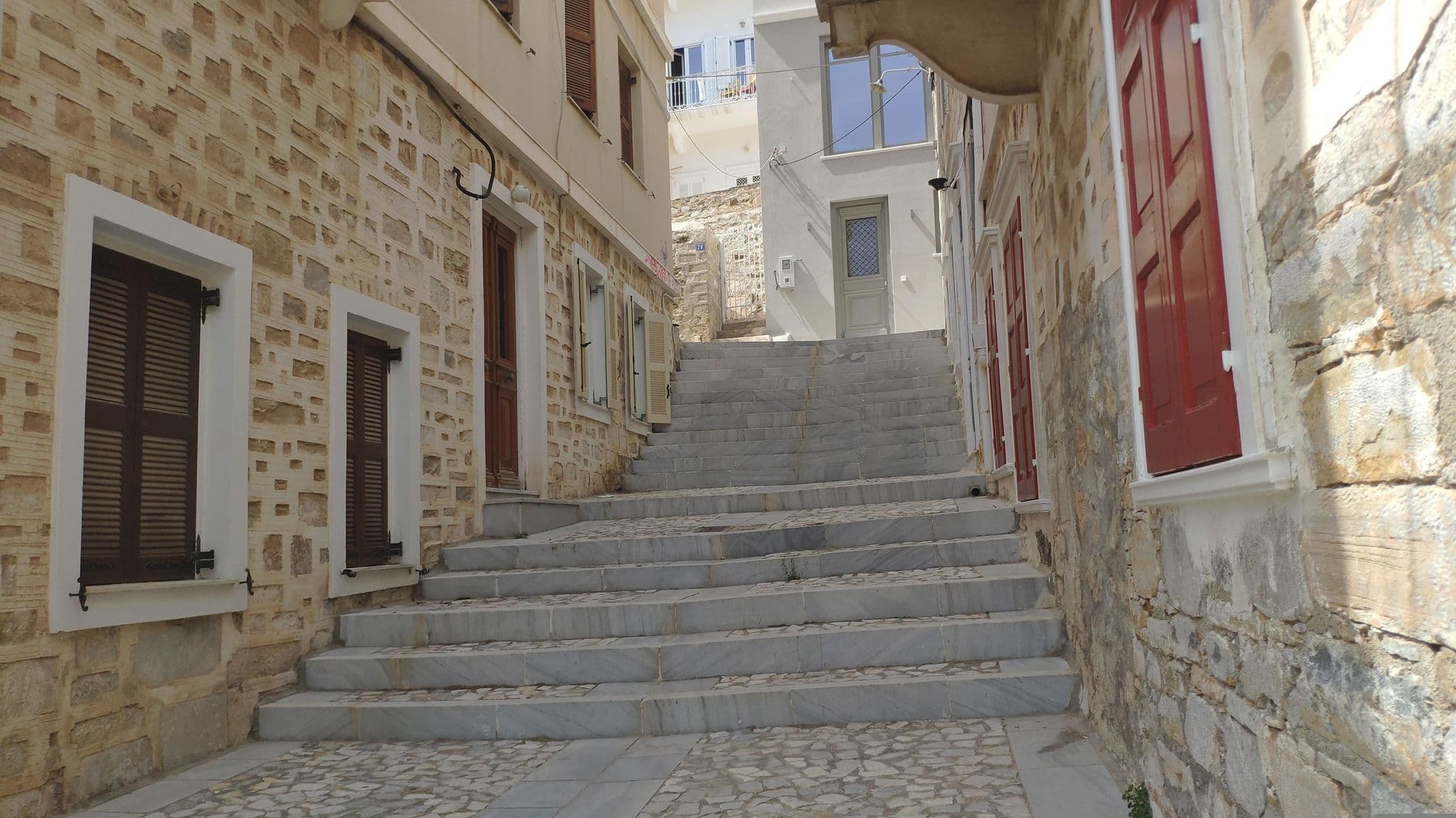 Street view near BYZANTIUM APARTMENTS, Ermoúpolis — © pppetros (CC BY-SA · Mapillary)