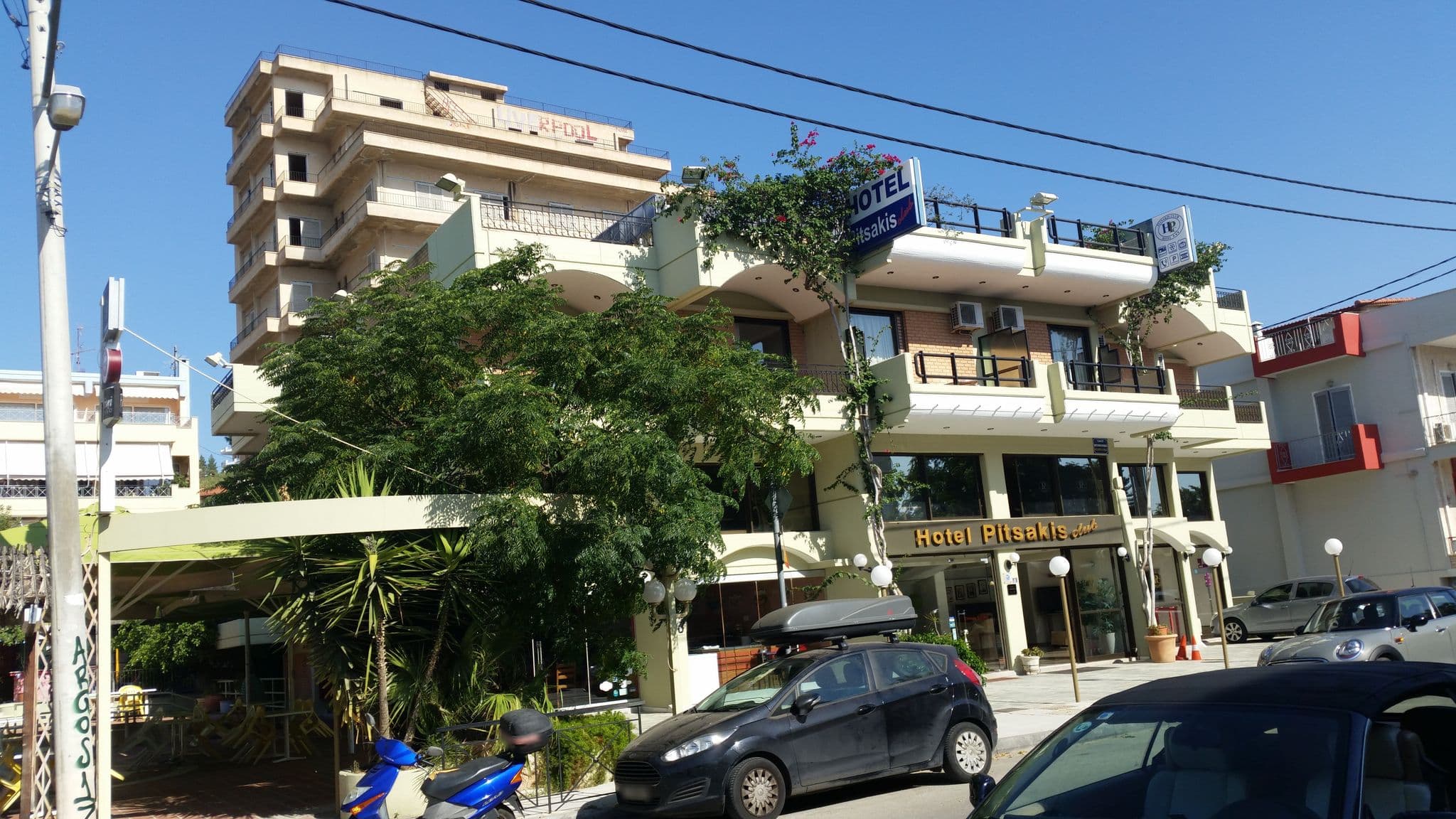 Street view near Pitsakis Hotel Tolo, Tolón — © elgaard (CC BY-SA · Mapillary)