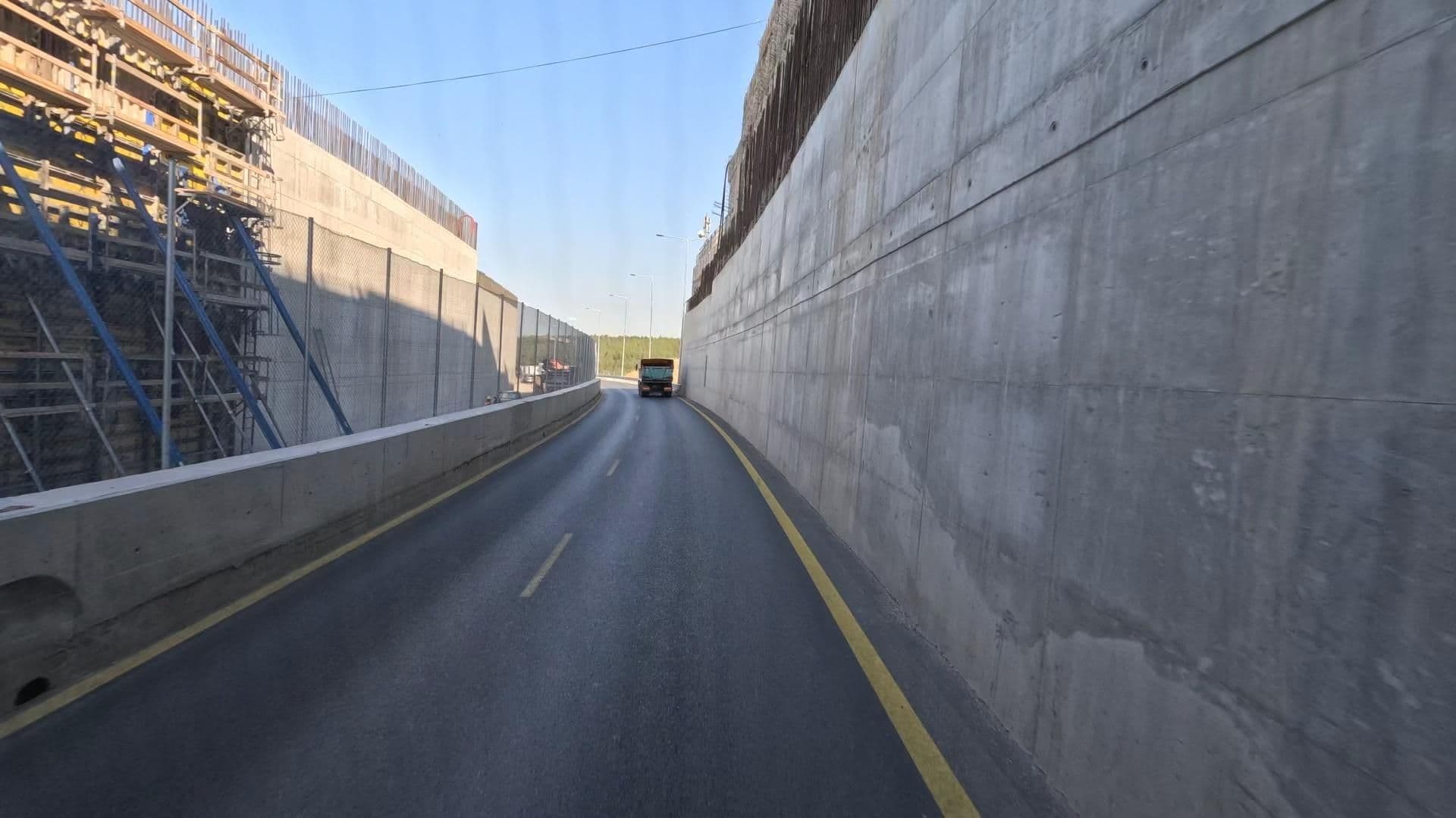Street view near Across Hotels & Resorts - Hotel chain and Hotel management, Pylaía — © bct (CC BY-SA · Mapillary)
