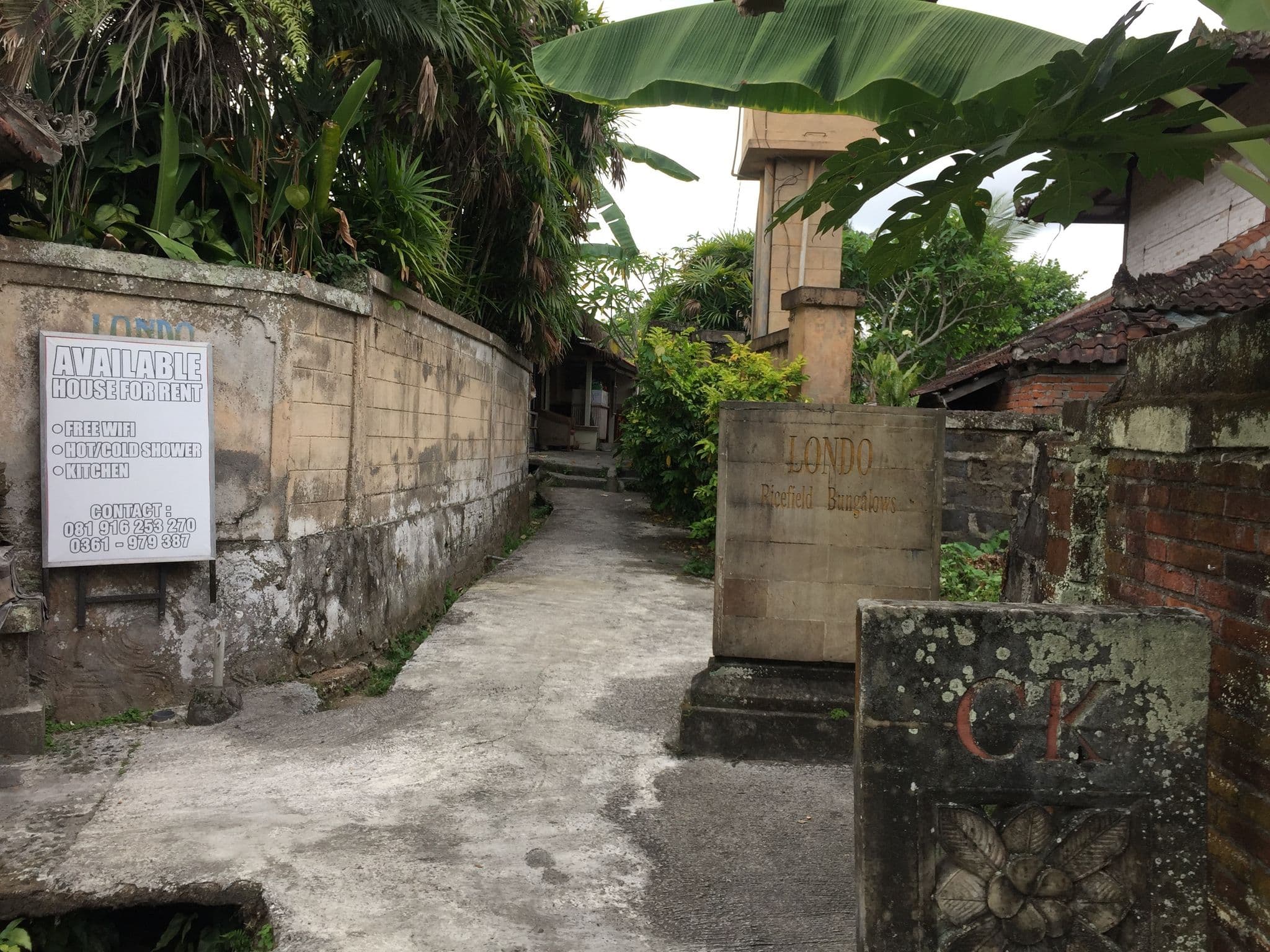 Street view near Londo Bungalows, Ubud