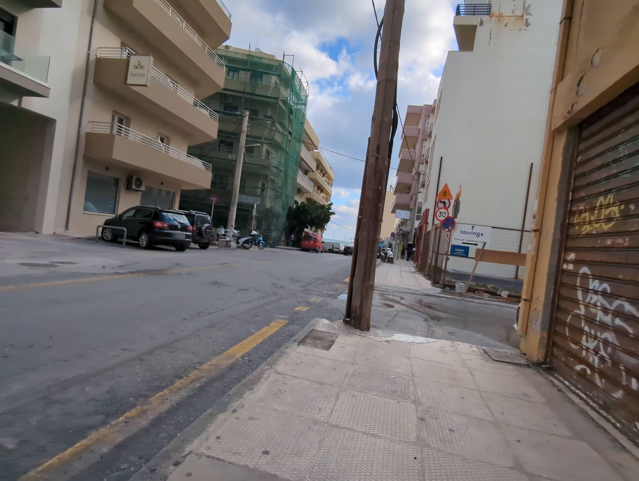 Street view near Kronos Hotel - Heraklion, Crete, Irákleion — © miguel_andrade (CC BY-SA · Mapillary)