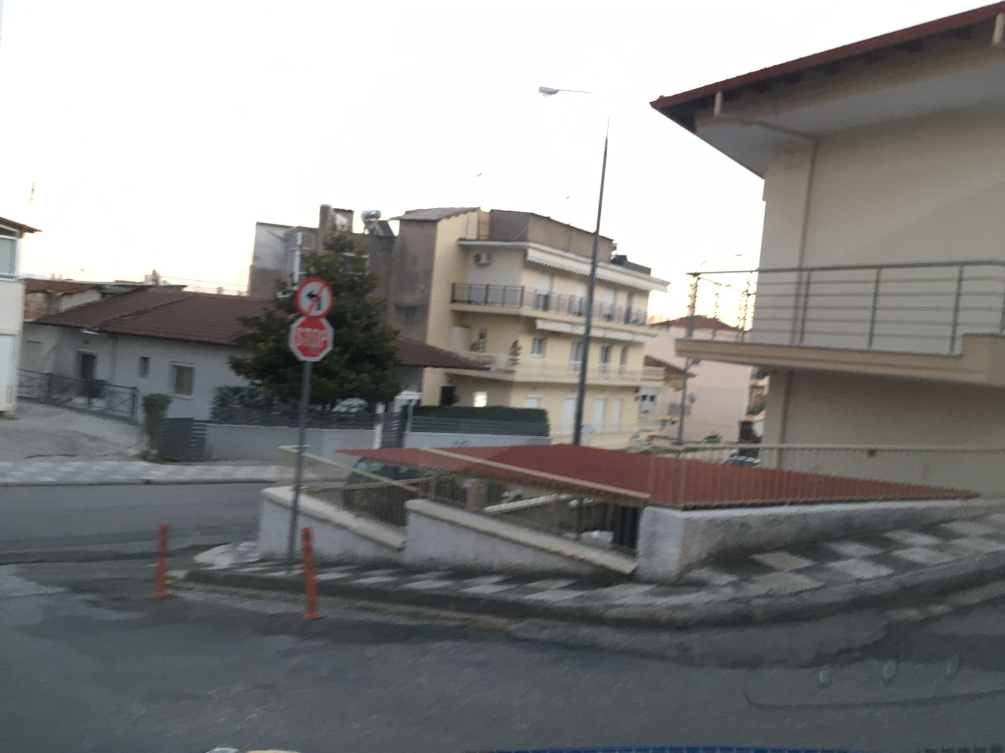 Street view near Elena Hotel Kozani, Kozáni — © thanar (CC BY-SA · Mapillary)