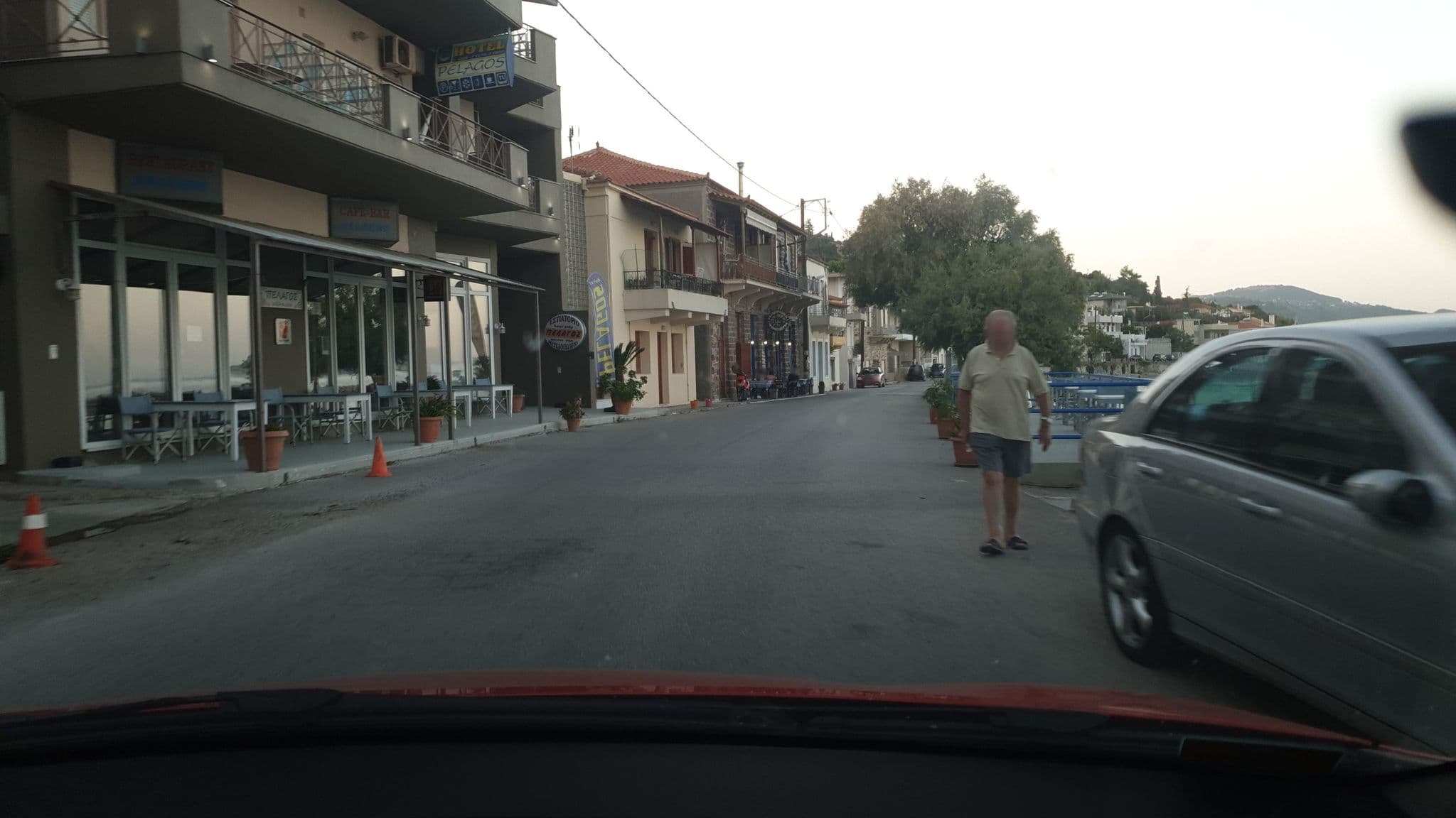 Street view near HOTEL PELAGOS STUDIOS, Kými — © yannakis (CC BY-SA · Mapillary)