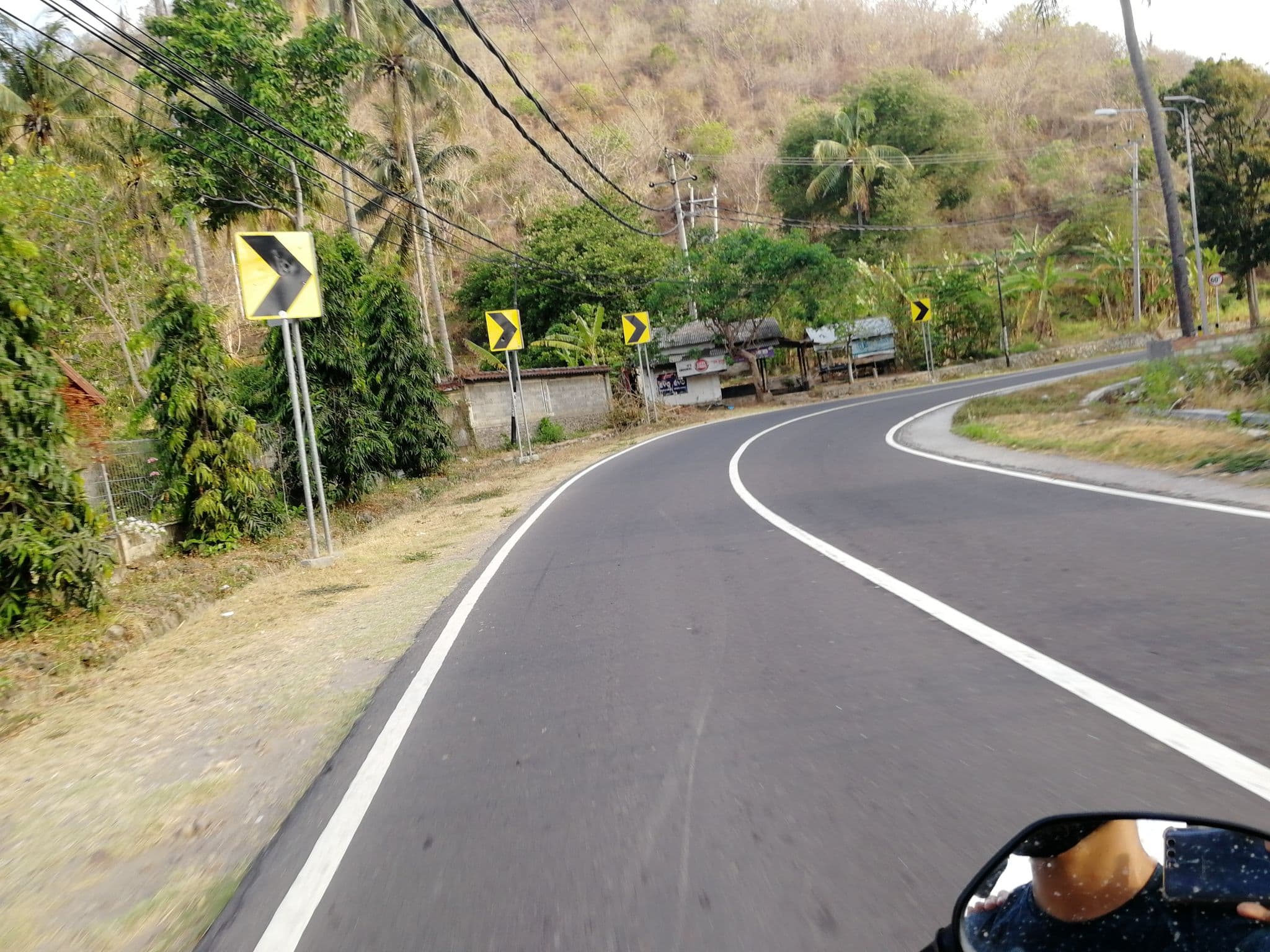 Street view near Kembang Kertas, Senggigi