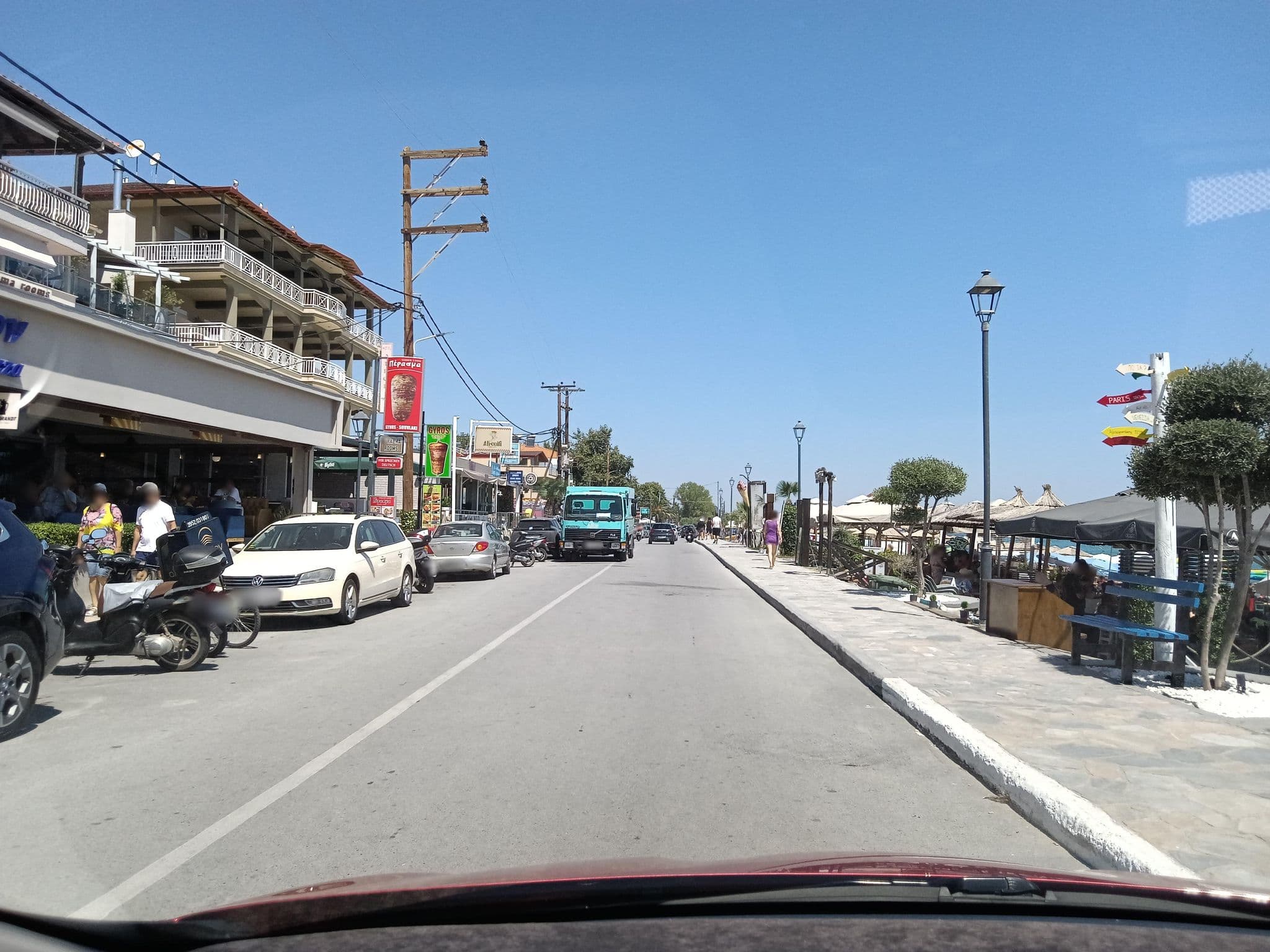 Street view near Dafni Seaside Hotel, Leptokaryá — © nglf (CC BY-SA · Mapillary)