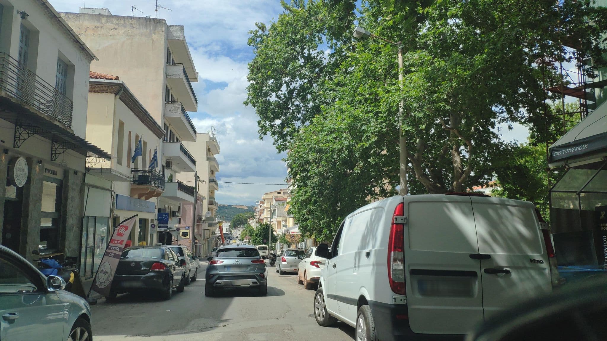 Street view near Centroom Suites Λιβαδειά, Livadeiá — © pppetros (CC BY-SA · Mapillary)