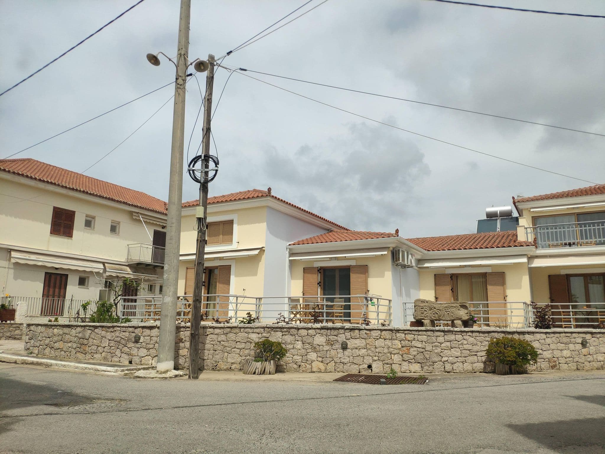 Street view near ELENI SUITES METHONI, Methóni — © pppetros (CC BY-SA · Mapillary)