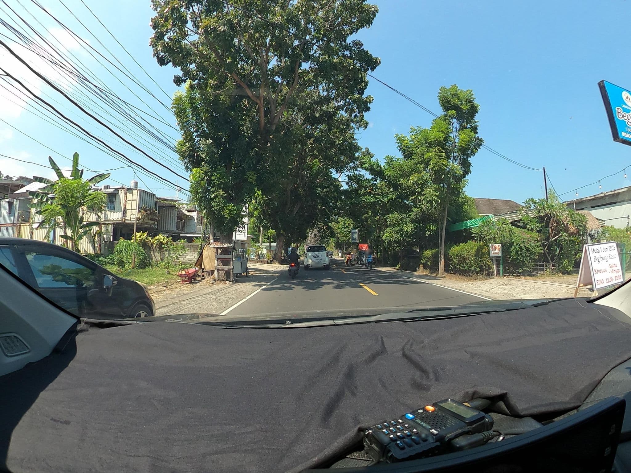 Street view near Villa Indah, Senggigi