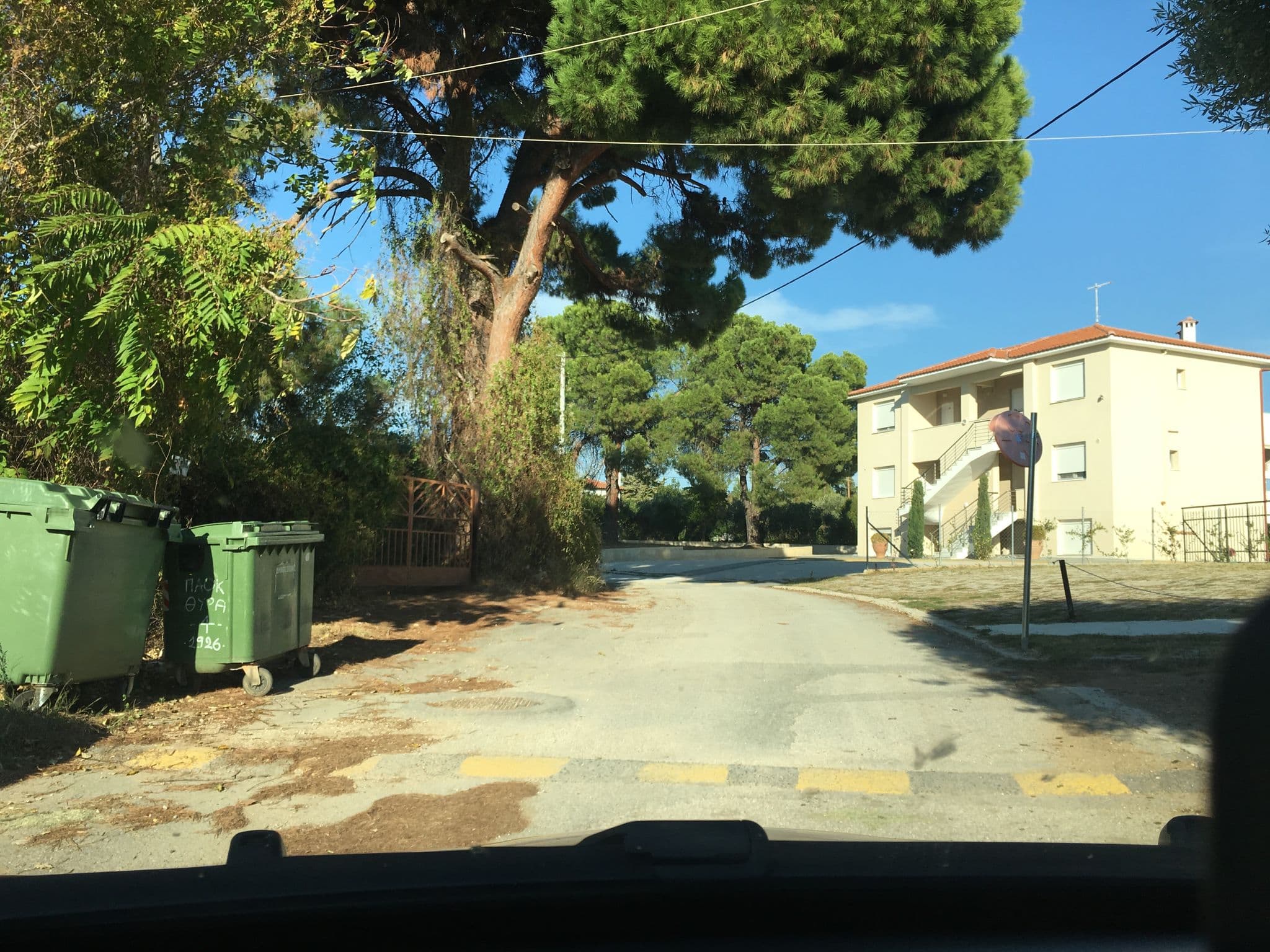 Street view near Finikas Garden Beach Resort Nikiti Chalkidiki Greece, Níkiti — © noel (CC BY-SA · Mapillary)