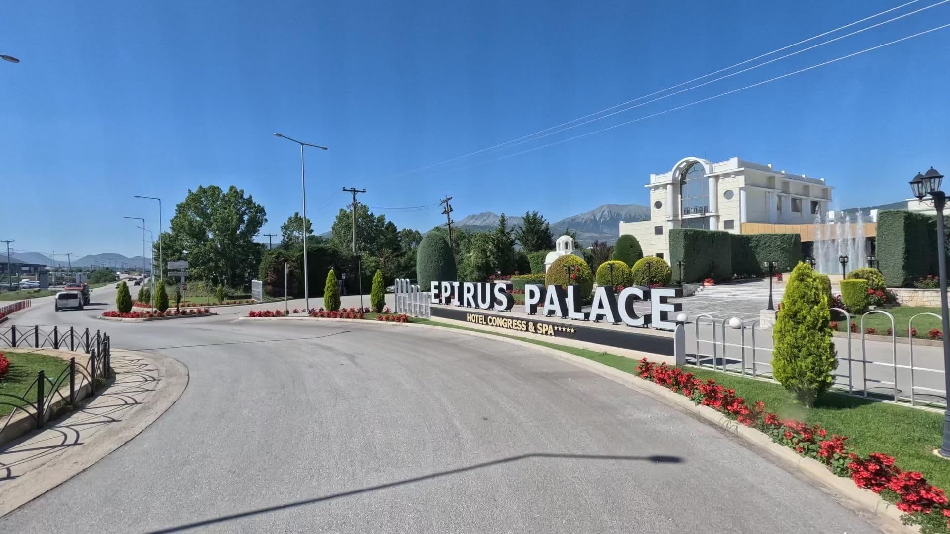 Street view near Epirus Palace Hotel Congress & Spa, Pediní — © bct (CC BY-SA · Mapillary)