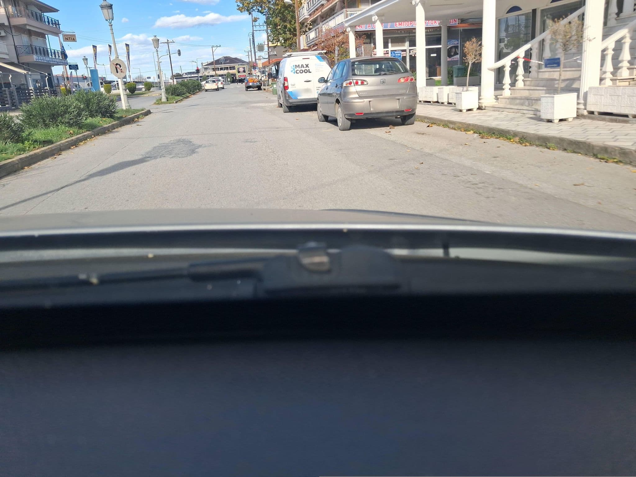 Street view near Hotel Melbourne Paralia Katerini, Perístasi — © karitsa_street_view2 (CC BY-SA · Mapillary)