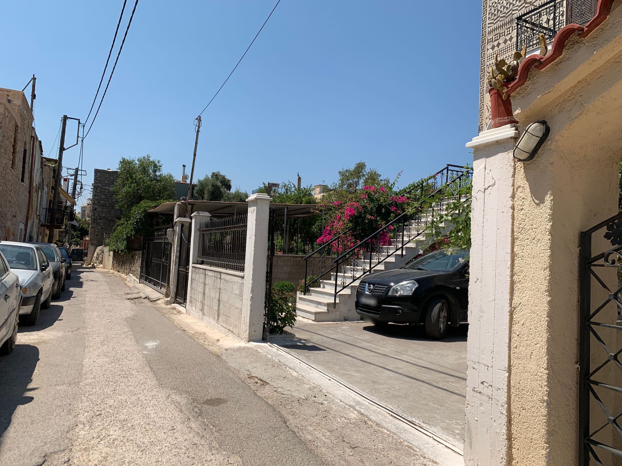 Street view near Skinos rooms and apartment - Pyrgi, Chios - hotels, rooms, apartment, accommodation, guesthouse, otel, Pyrgíon — © egorka (CC BY-SA · Mapillary)