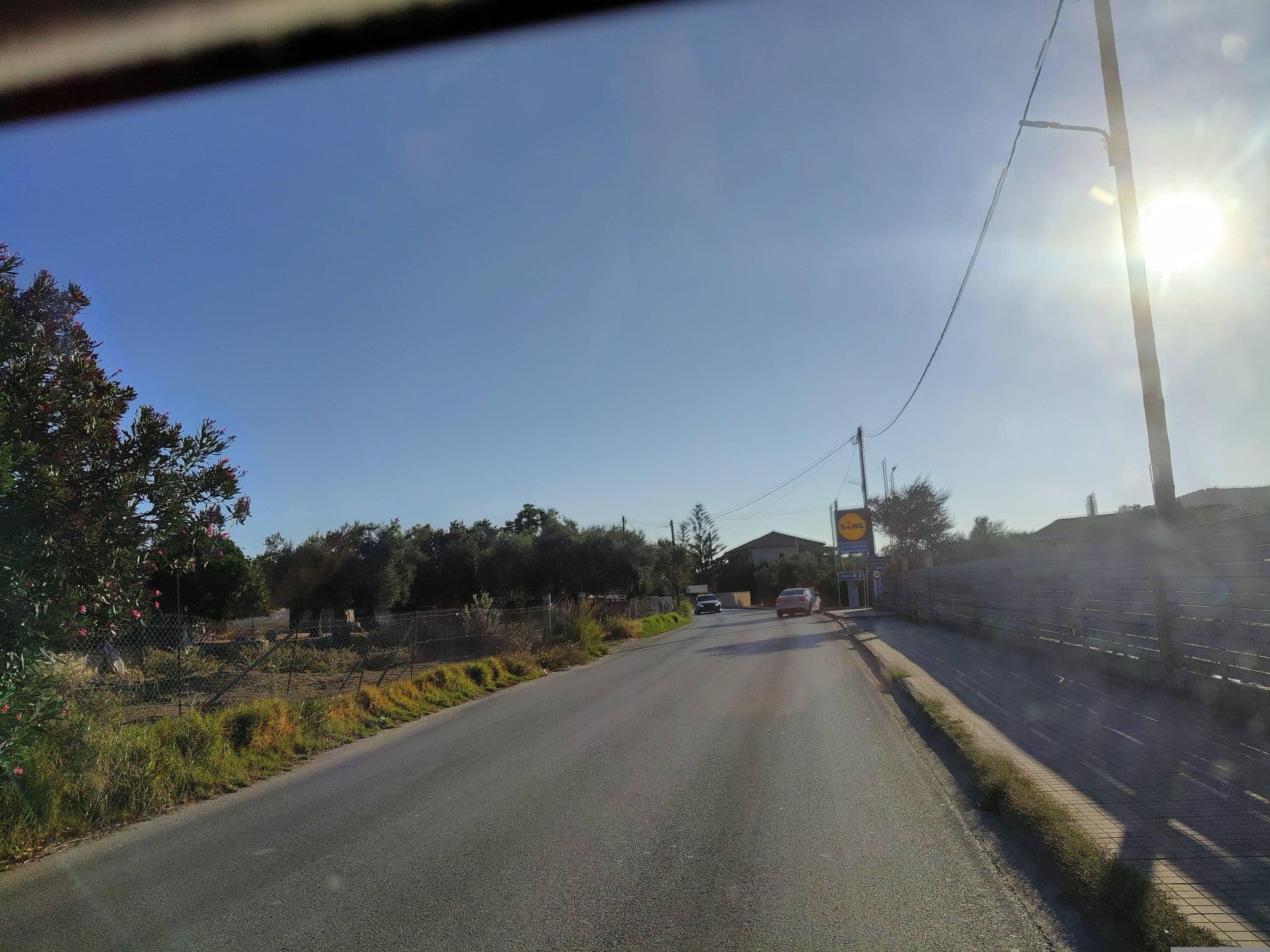 Street view near SKIATHOS HOLIDAY RESORT - PETITE ECONOMY LODGE, Skiáthos — © majovajo (CC BY-SA · Mapillary)