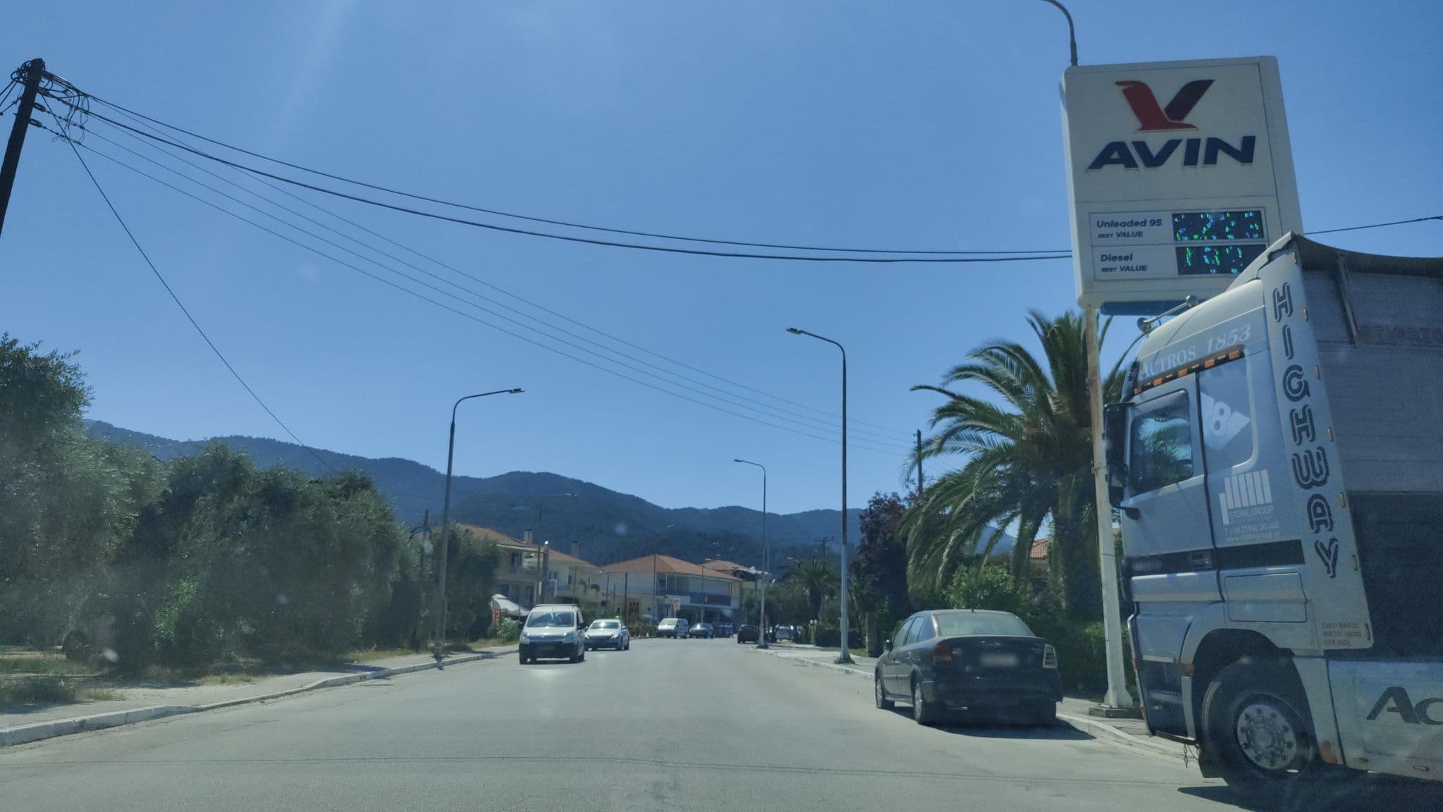 Street view near Villa Pipini Luxury Studios, Thásos — © tr4sk (CC BY-SA · Mapillary)