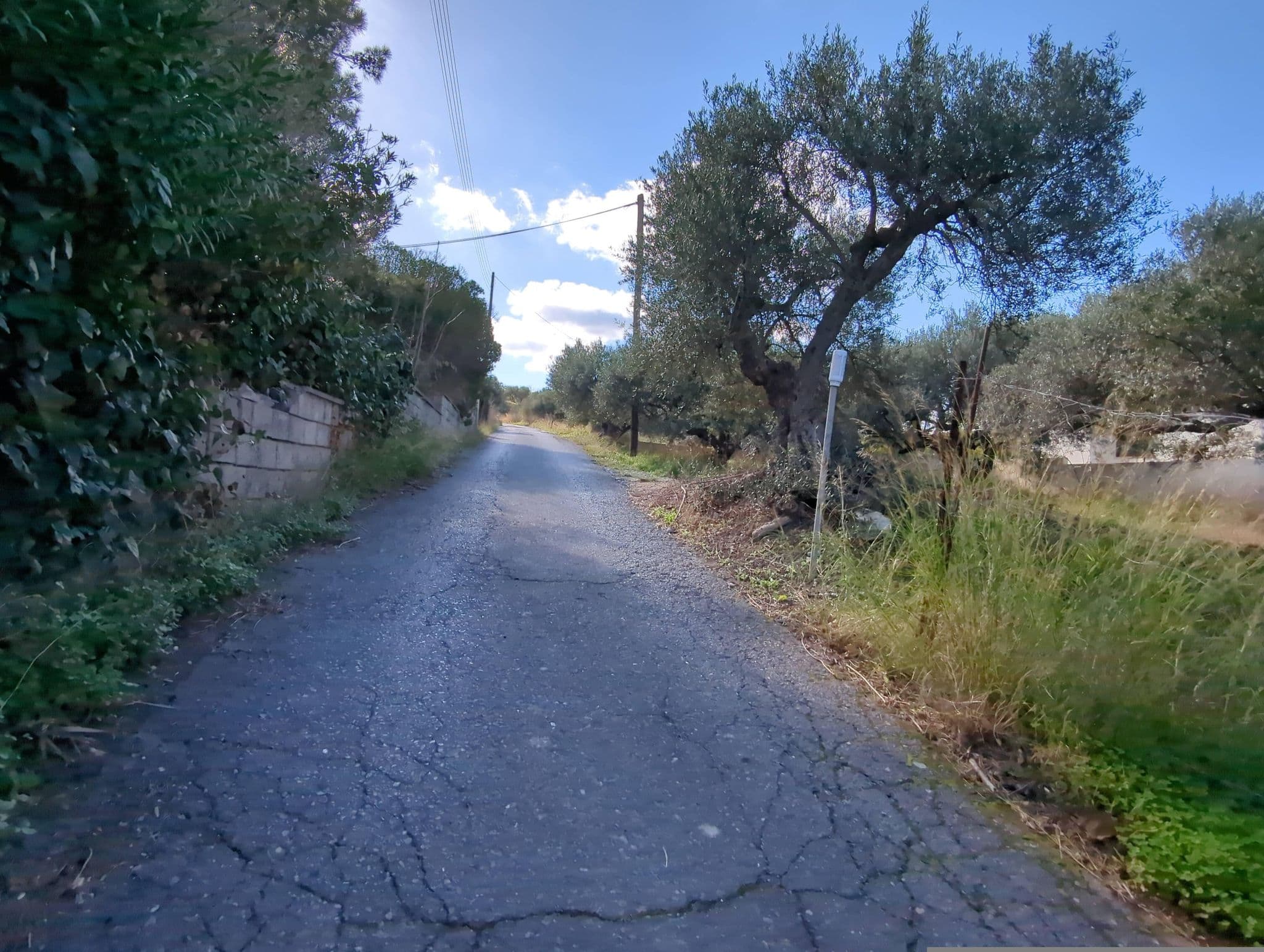 Street view near Villa Phyllia, a Property With History, Skalánion — © miguel_andrade (CC BY-SA · Mapillary)