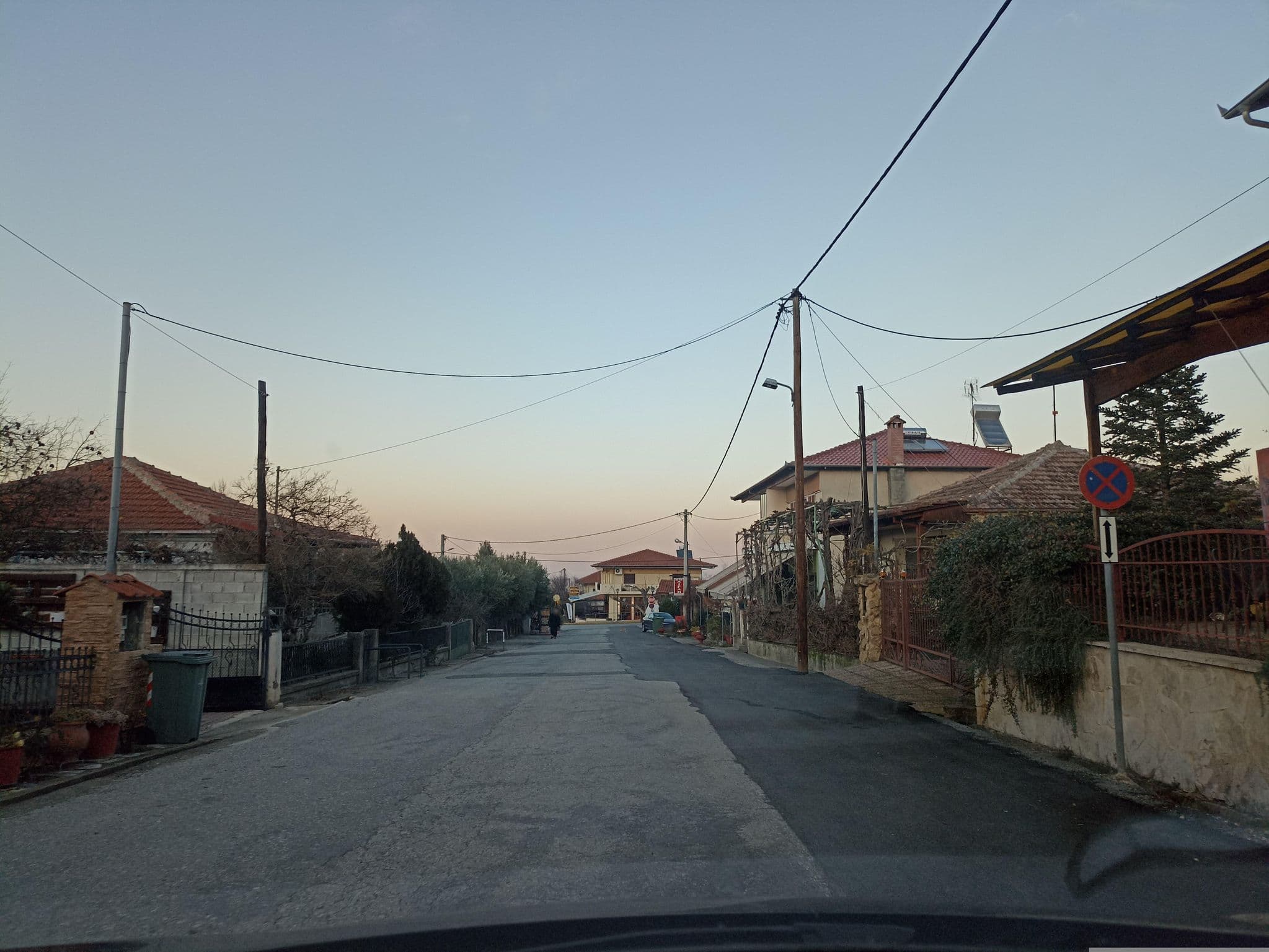 Street view near Olympia Guesthouse Ξενοδοχείο, Vergína — © geraki (CC BY-SA · Mapillary)