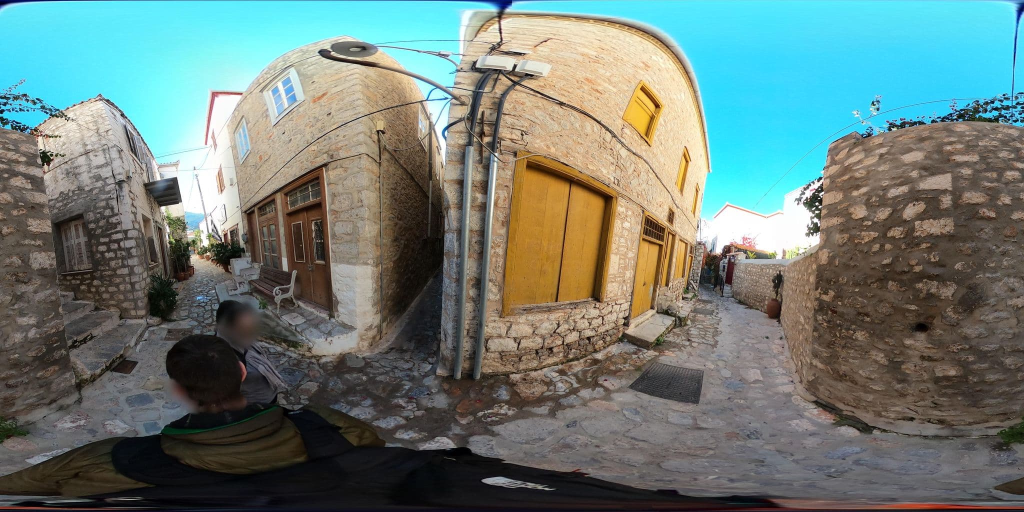 Street view near PortaDelmare Deluxe Suites, Ýdra — © thompsondt (CC BY-SA · Mapillary)