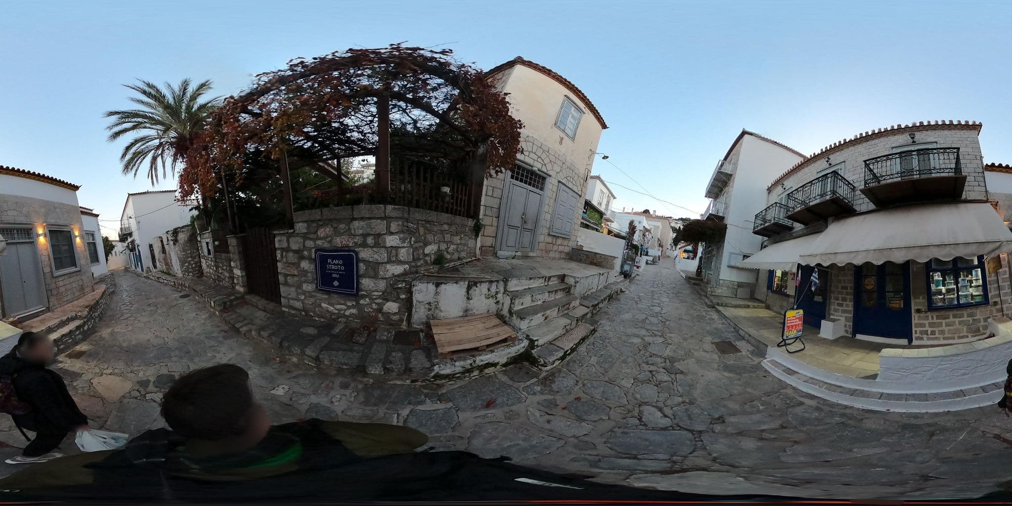 Street view near Nesea Boutique Apartments, Ýdra — © thompsondt (CC BY-SA · Mapillary)