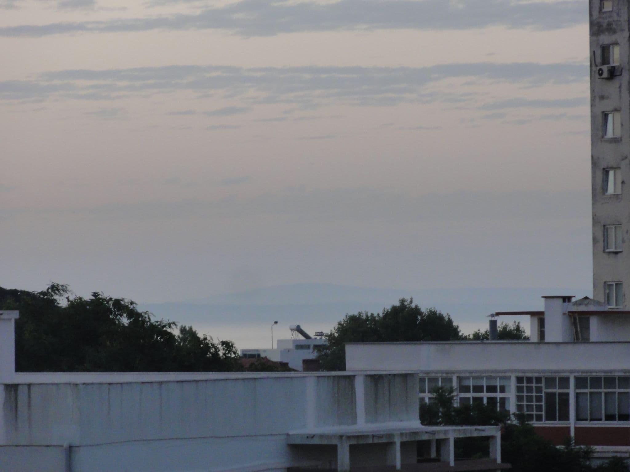 Street view near Riviera Hotel Carcavelos, Parede — © mberardozzi (CC BY-SA · Mapillary)