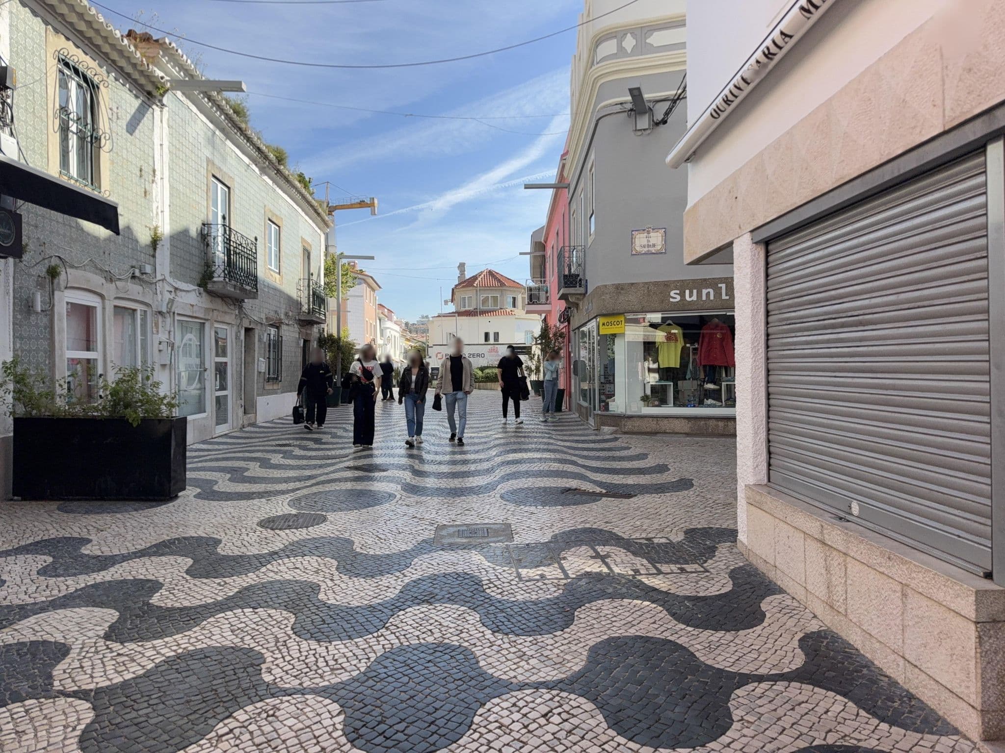Street view near Queen´s Ocean Sight, Cascais — © RSTQ (CC BY-SA · Mapillary)