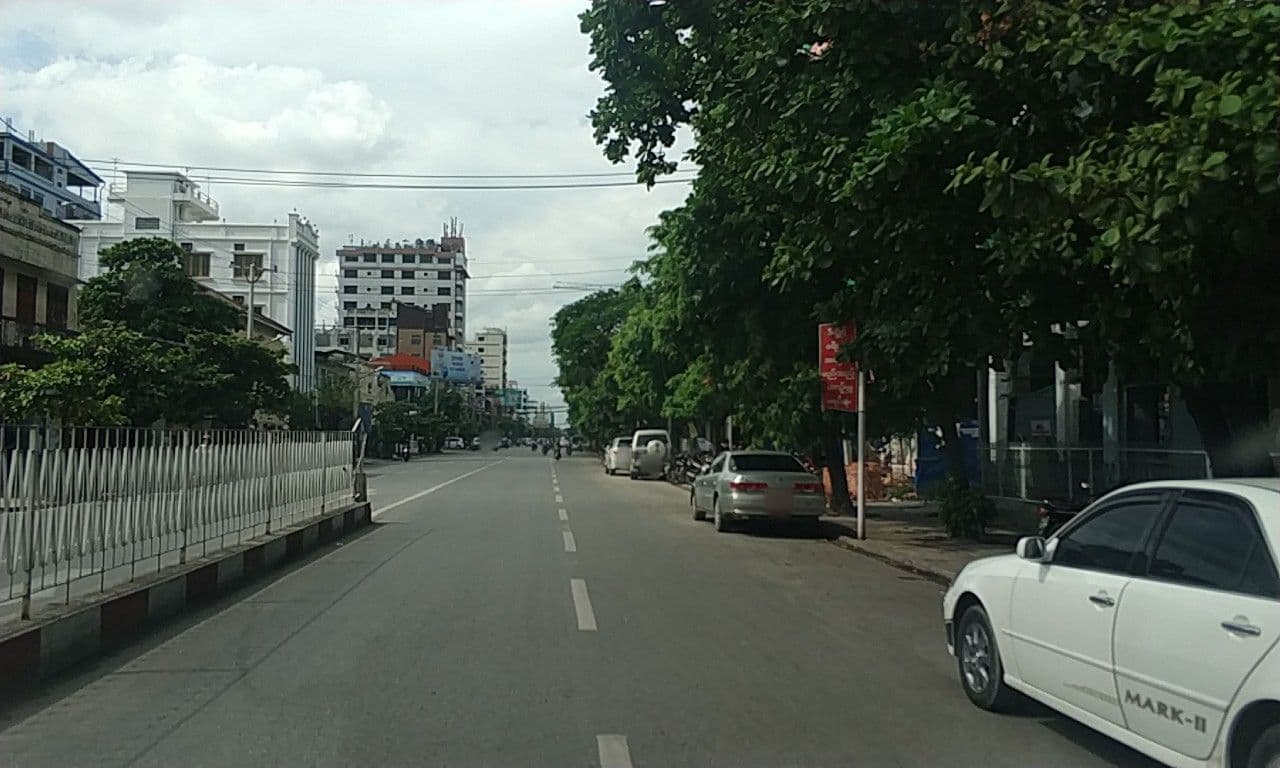 Street view near Hotel New Wave Mandalay, Mandalay — © mghla (CC BY-SA · Mapillary)