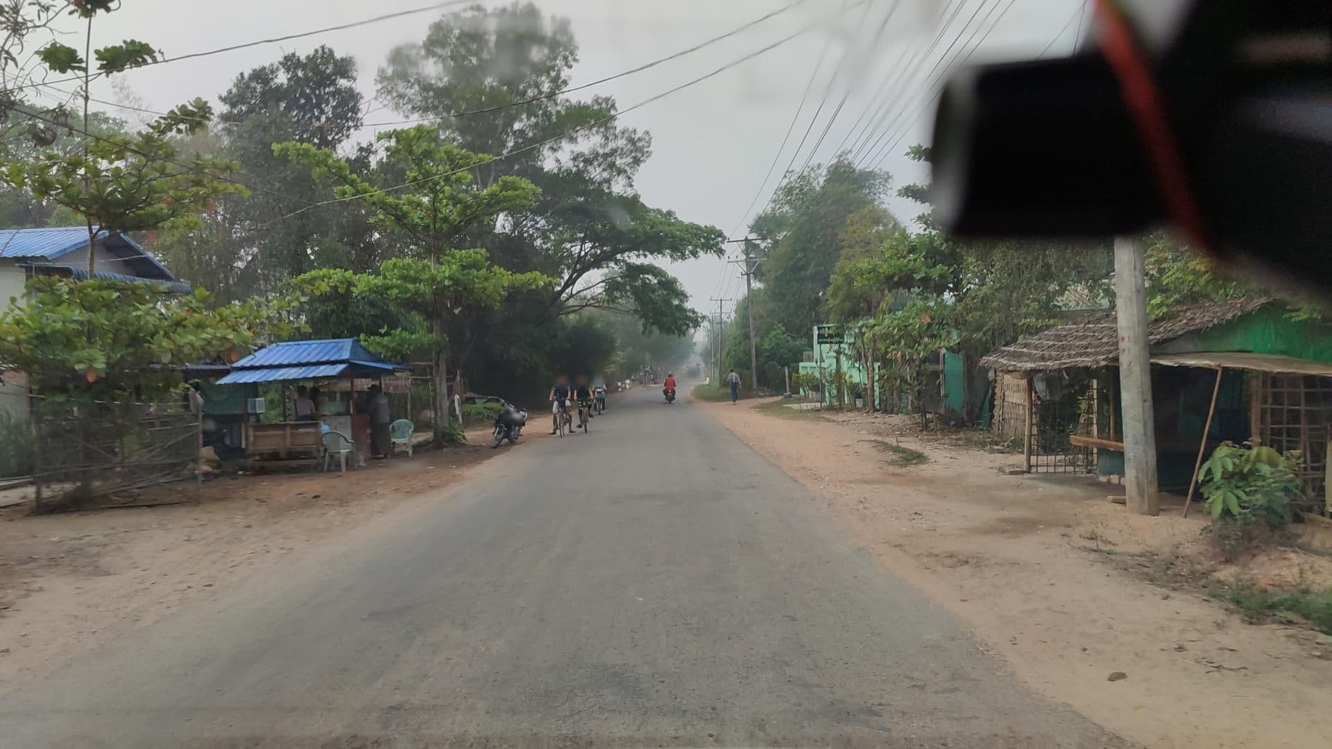 Street view near B2B Guest House Pathein, Pathein — © roadroid (CC BY-SA · Mapillary)