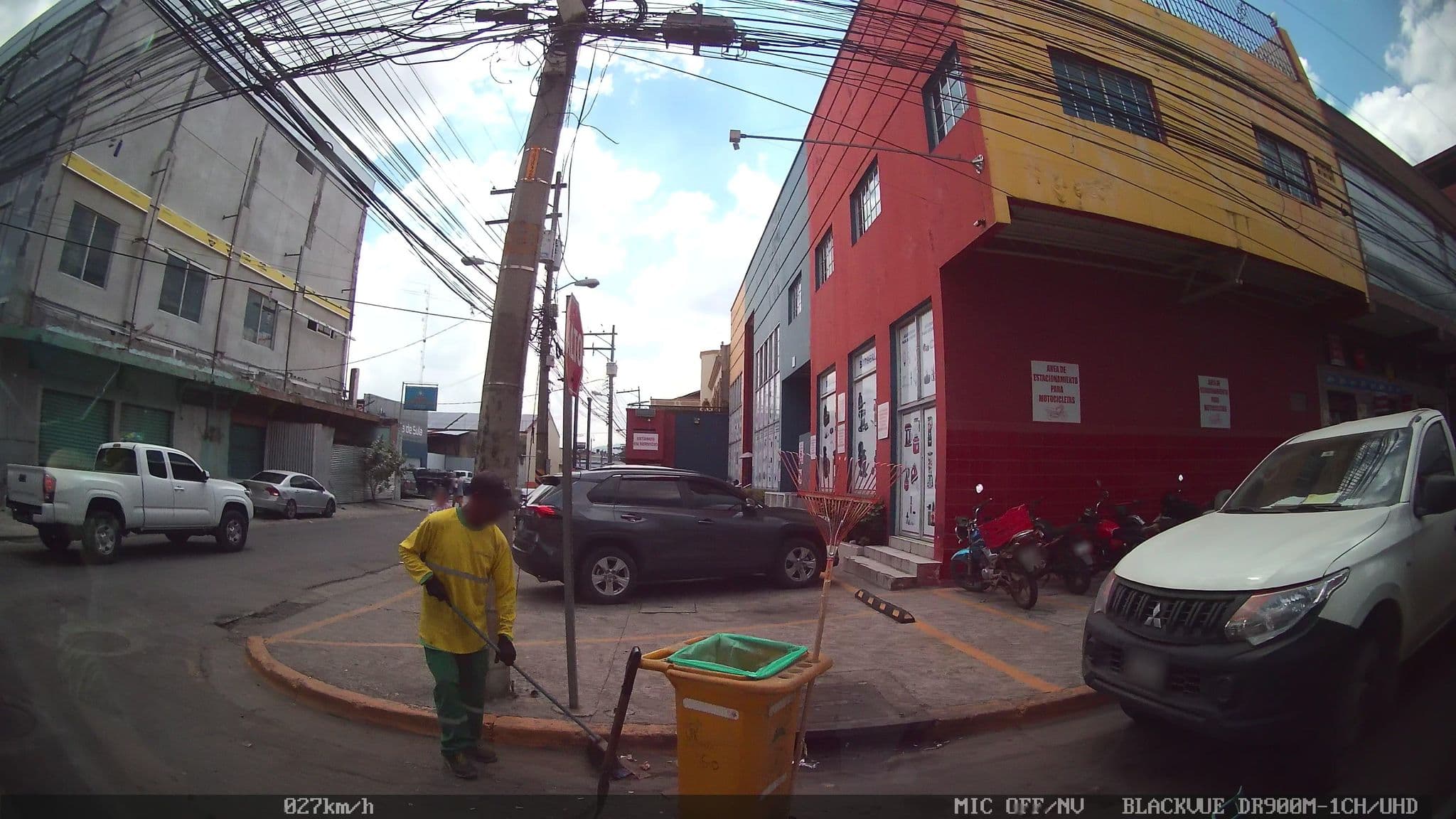 Street view near Hotel Monte Carlo, San Pedro Sula — © kaart_4 (CC BY-SA · Mapillary)