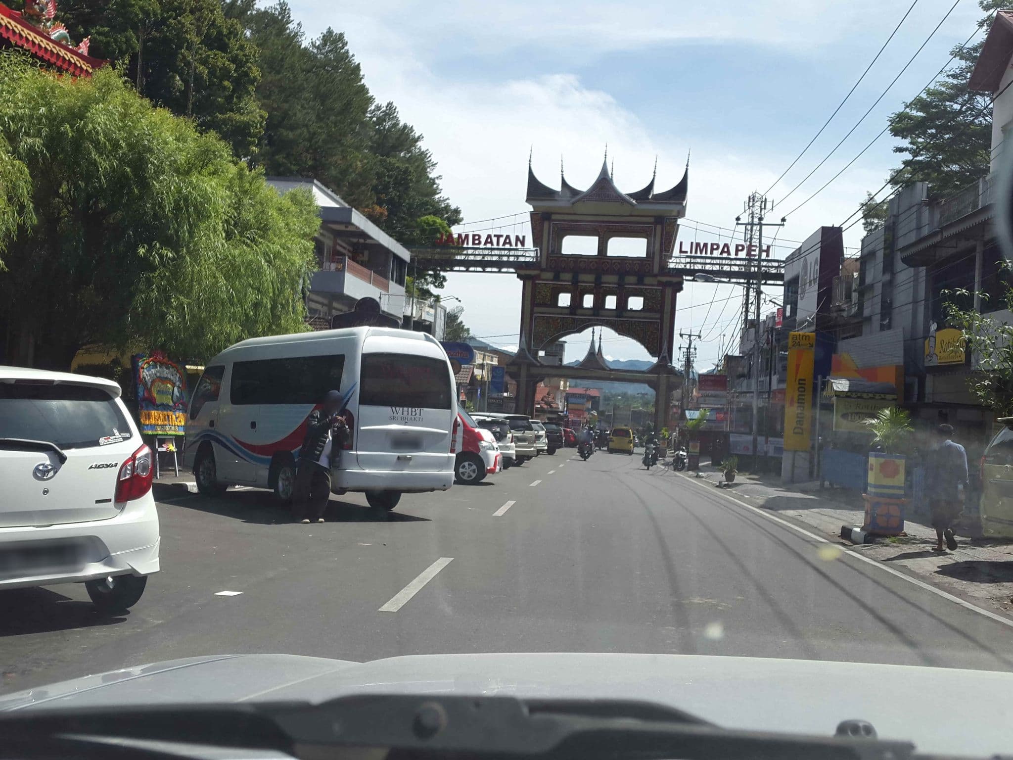 Street view near Dahlia, Bukittinggi — © roadroid (CC BY-SA · Mapillary)