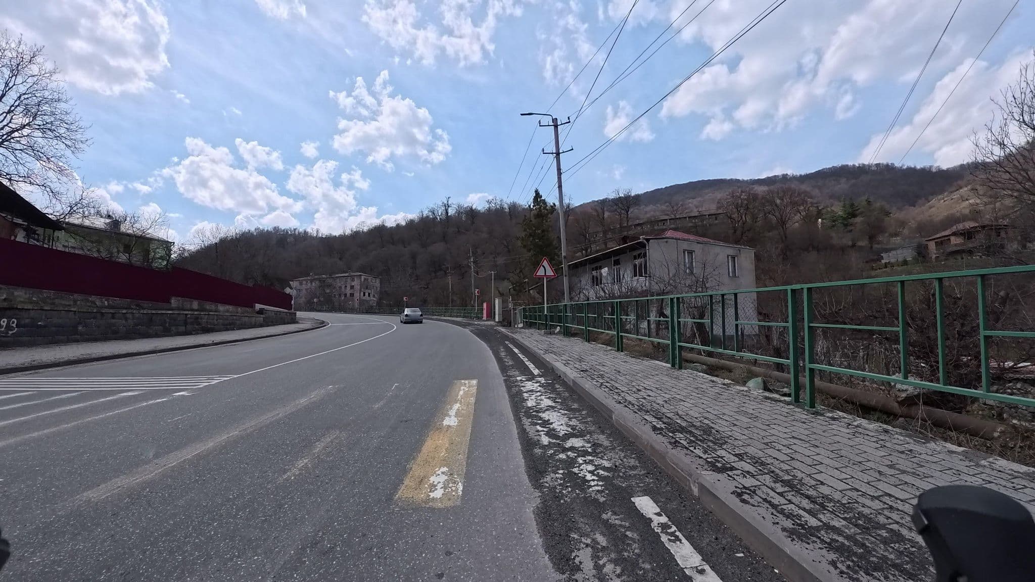 Street view near Guesthouse Artyomi Toon, Dilijan — © mos_next_door (CC BY-SA · Mapillary)
