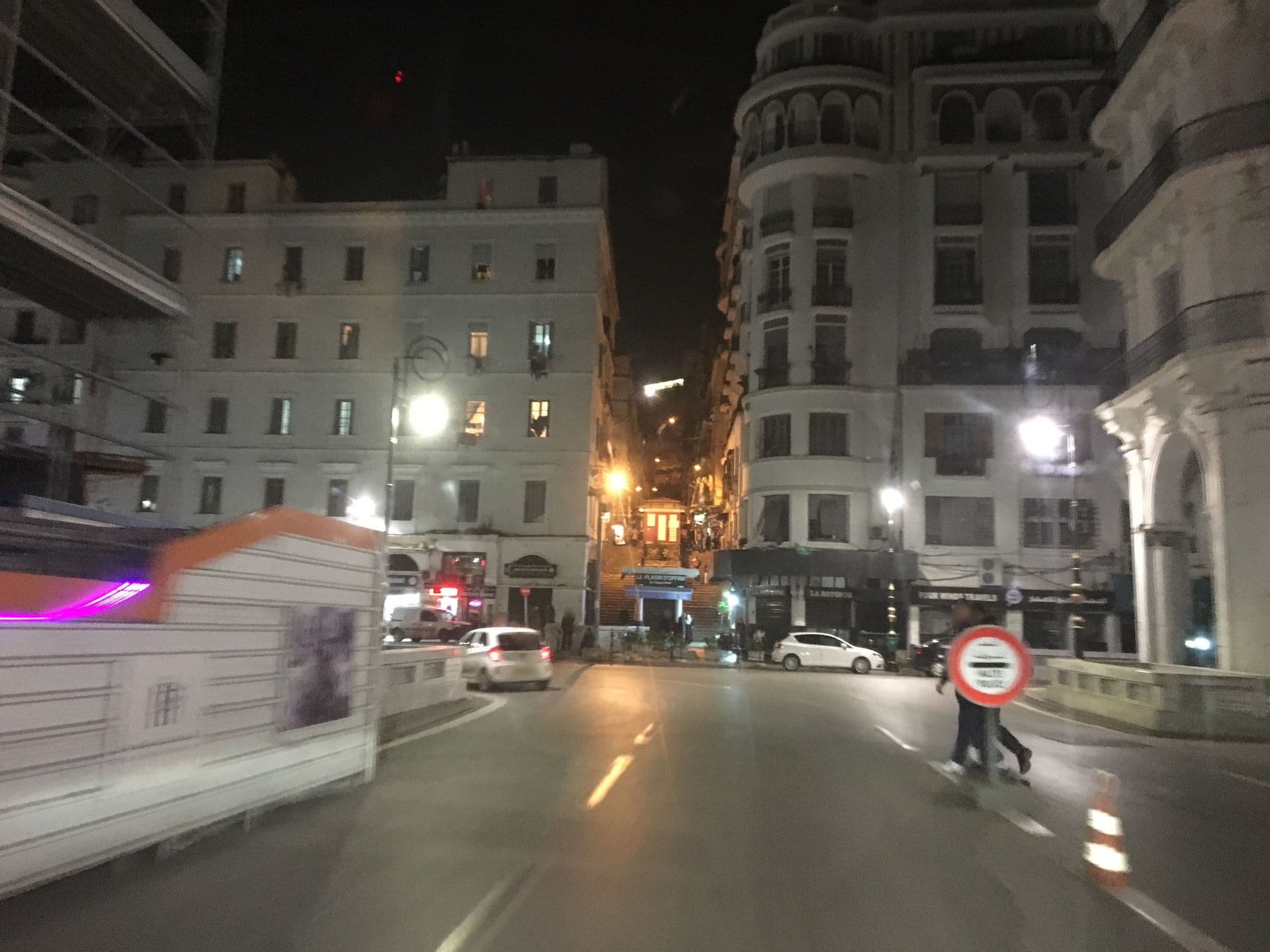 Street view near Es-Safir Hotel, Algiers — © daoudyezri (CC BY-SA · Mapillary)