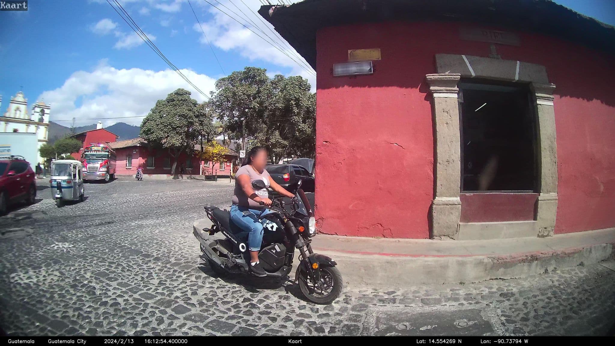 Street view near Hotel La Galeria en Antigua Guatemala, Antigua Guatemala — © kaart_2 (CC BY-SA · Mapillary)