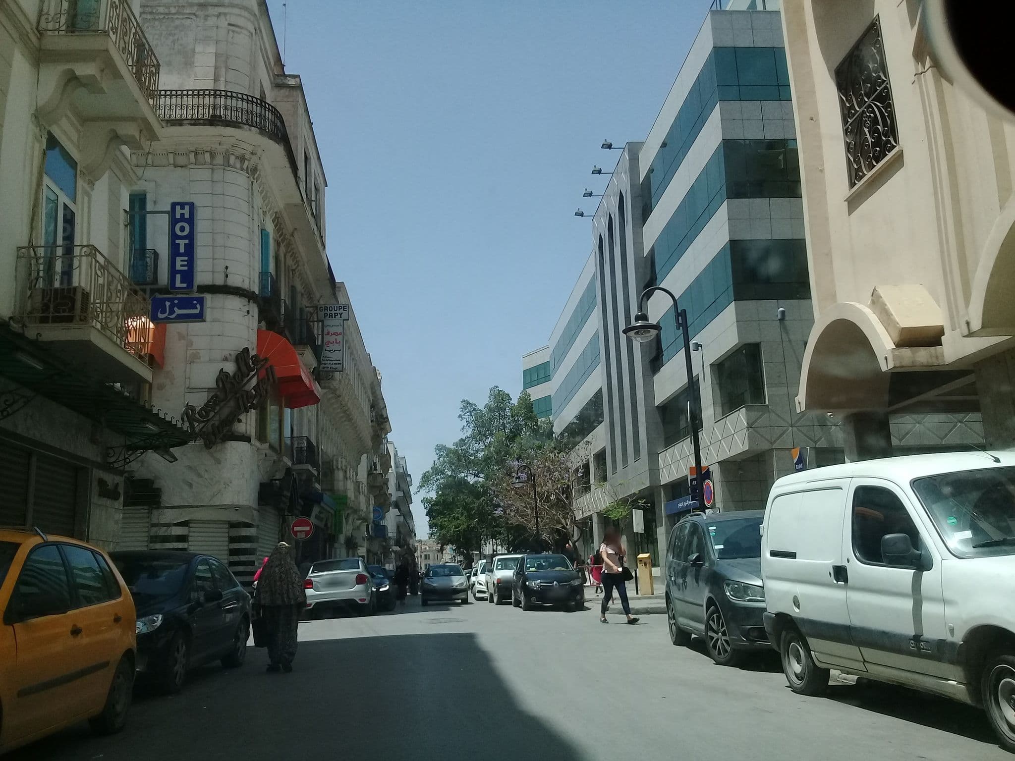 Street view near Transatlantique Tunis Hotel, Tunis — © graphicom (CC BY-SA · Mapillary)