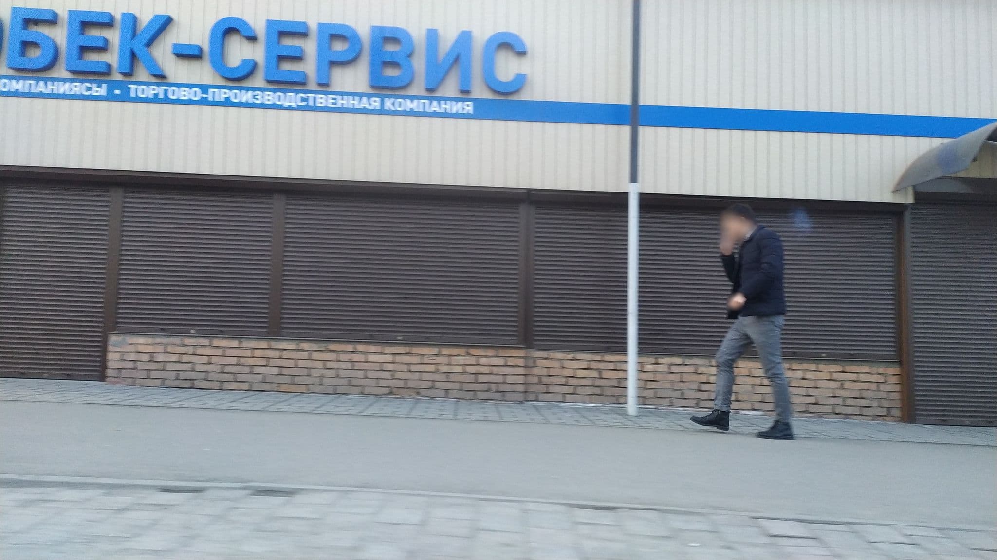 Street view near Luchshiy Hostel Almaty -Zhandosova, Almaty — © ldenisn (CC BY-SA · Mapillary)