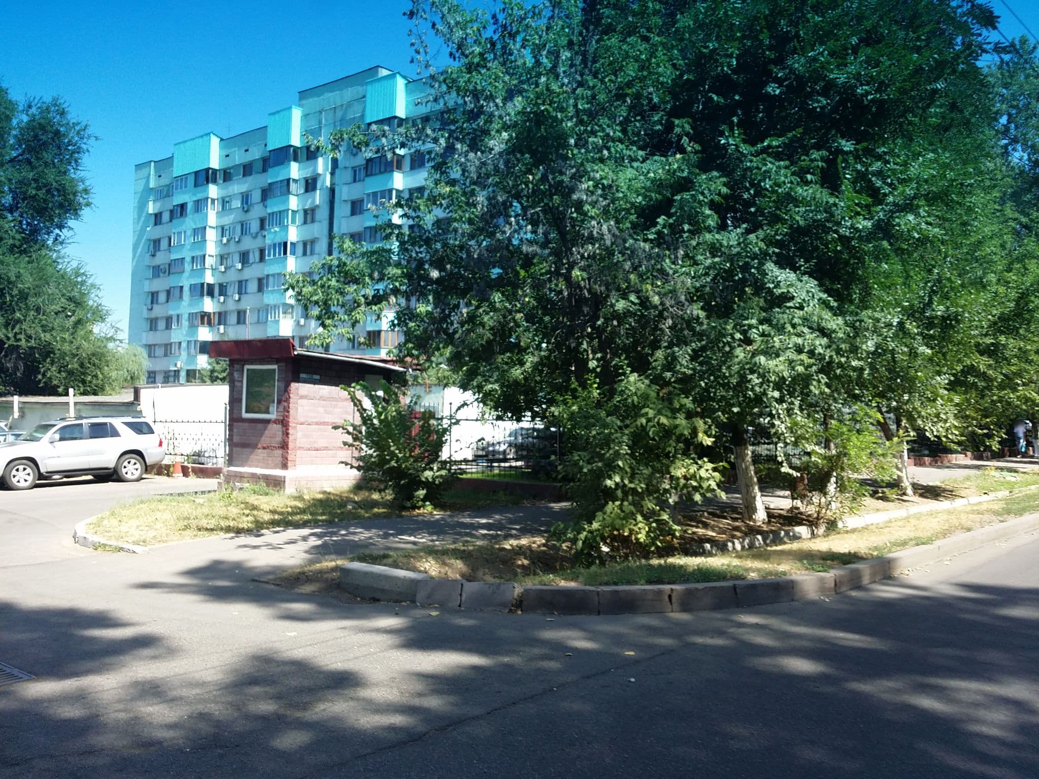 Street view near west point hostel capsule, Almaty — © b166er (CC BY-SA · Mapillary)