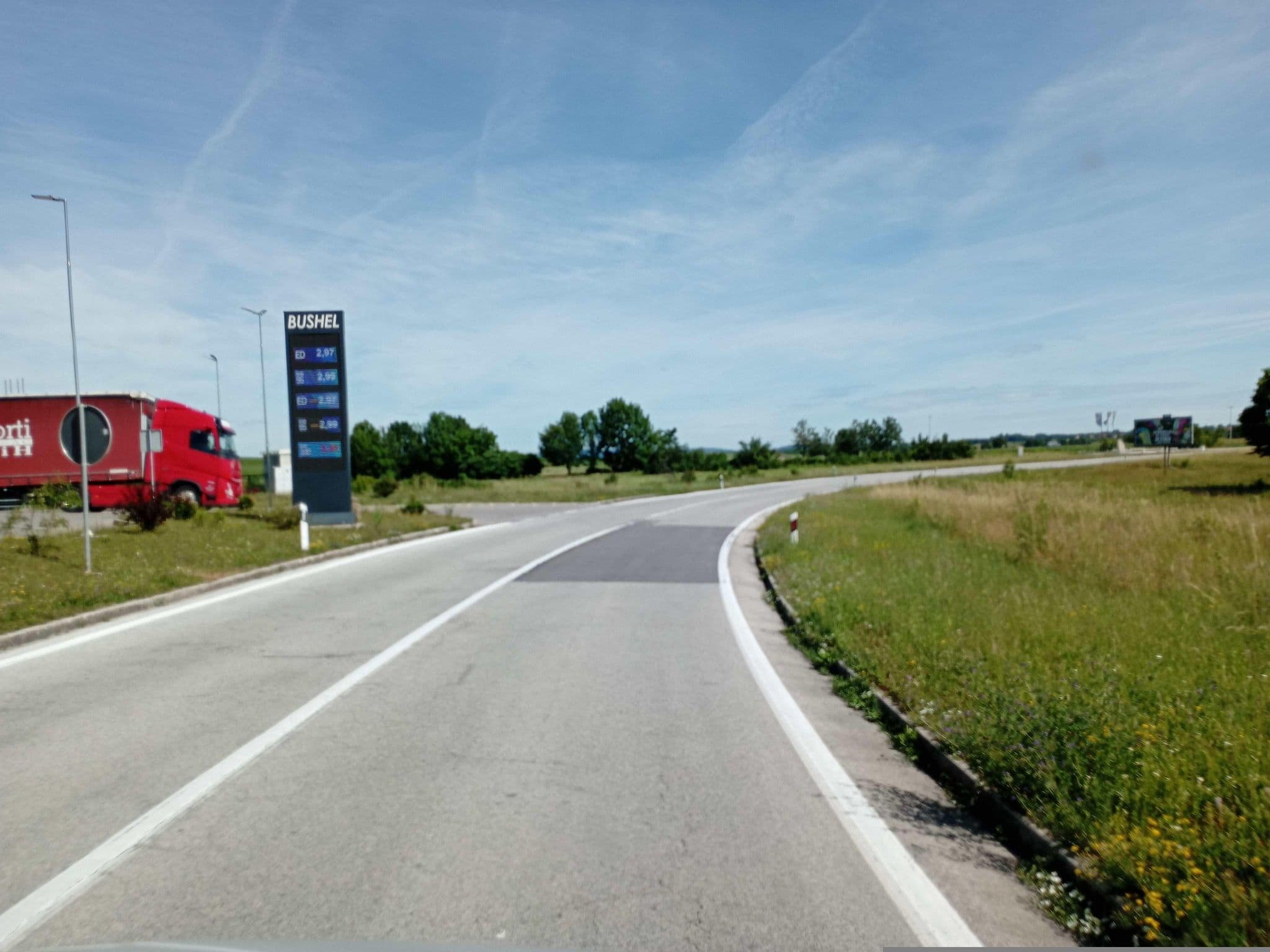 Street view near HOTEL LOBBY PLUS, Izačić — © atze02 (CC BY-SA · Mapillary)